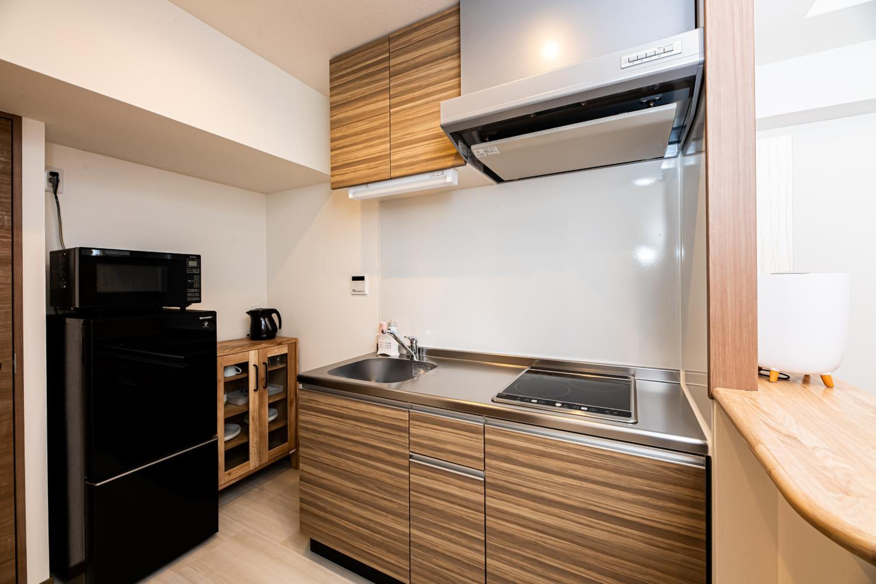 Studio Apartment - No Cleaning for Consecutive Night Stays - Photo 5