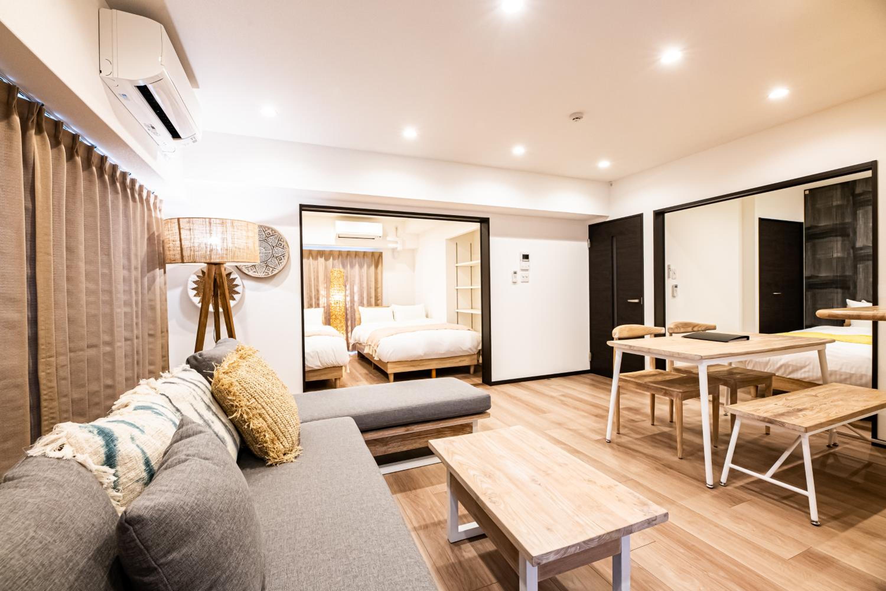 Deluxe Apartment - No Cleaning for Consecutive Night Stays - Photo 22