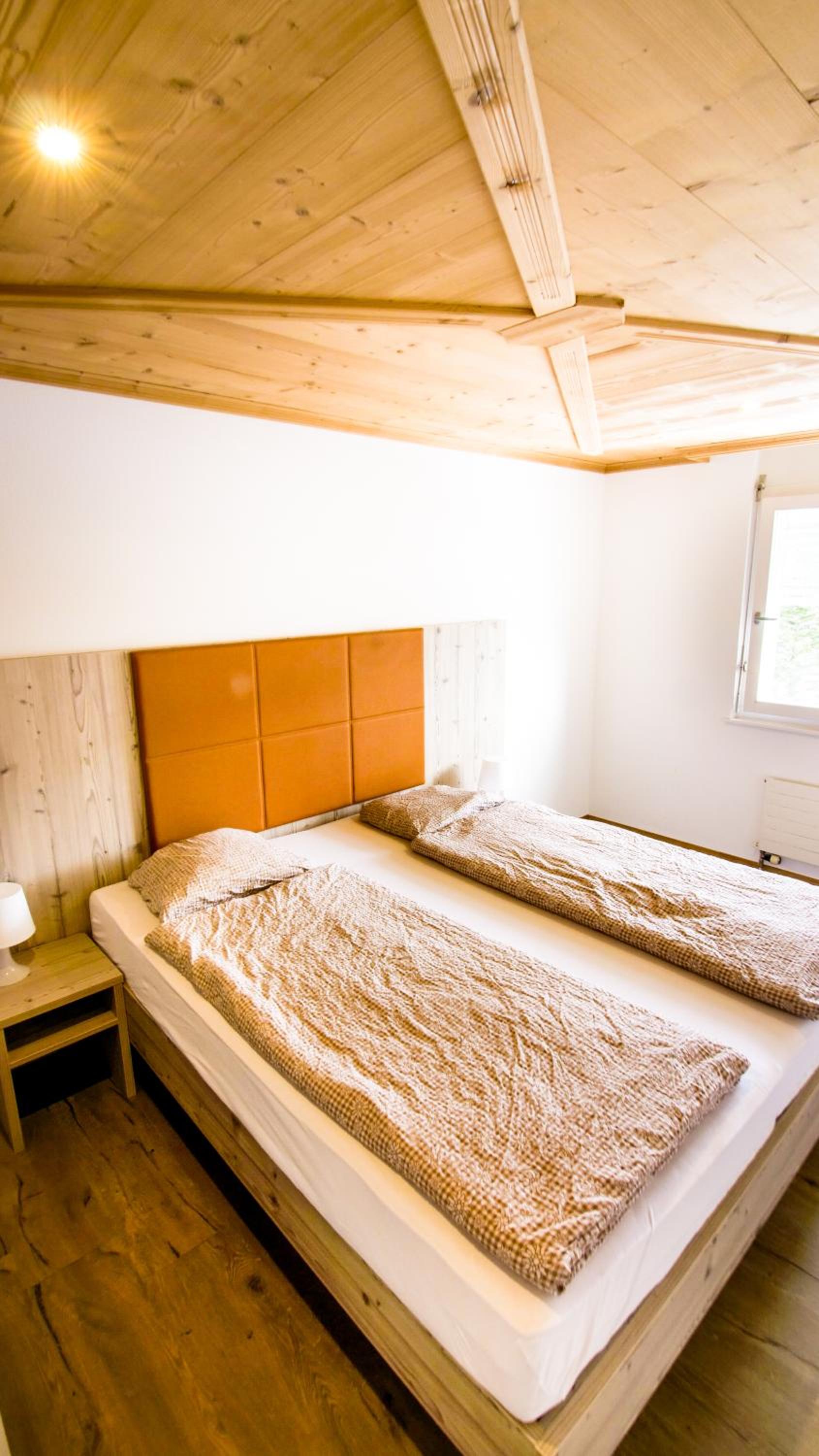 One-Bedroom Apartment - Annex - Photo 3