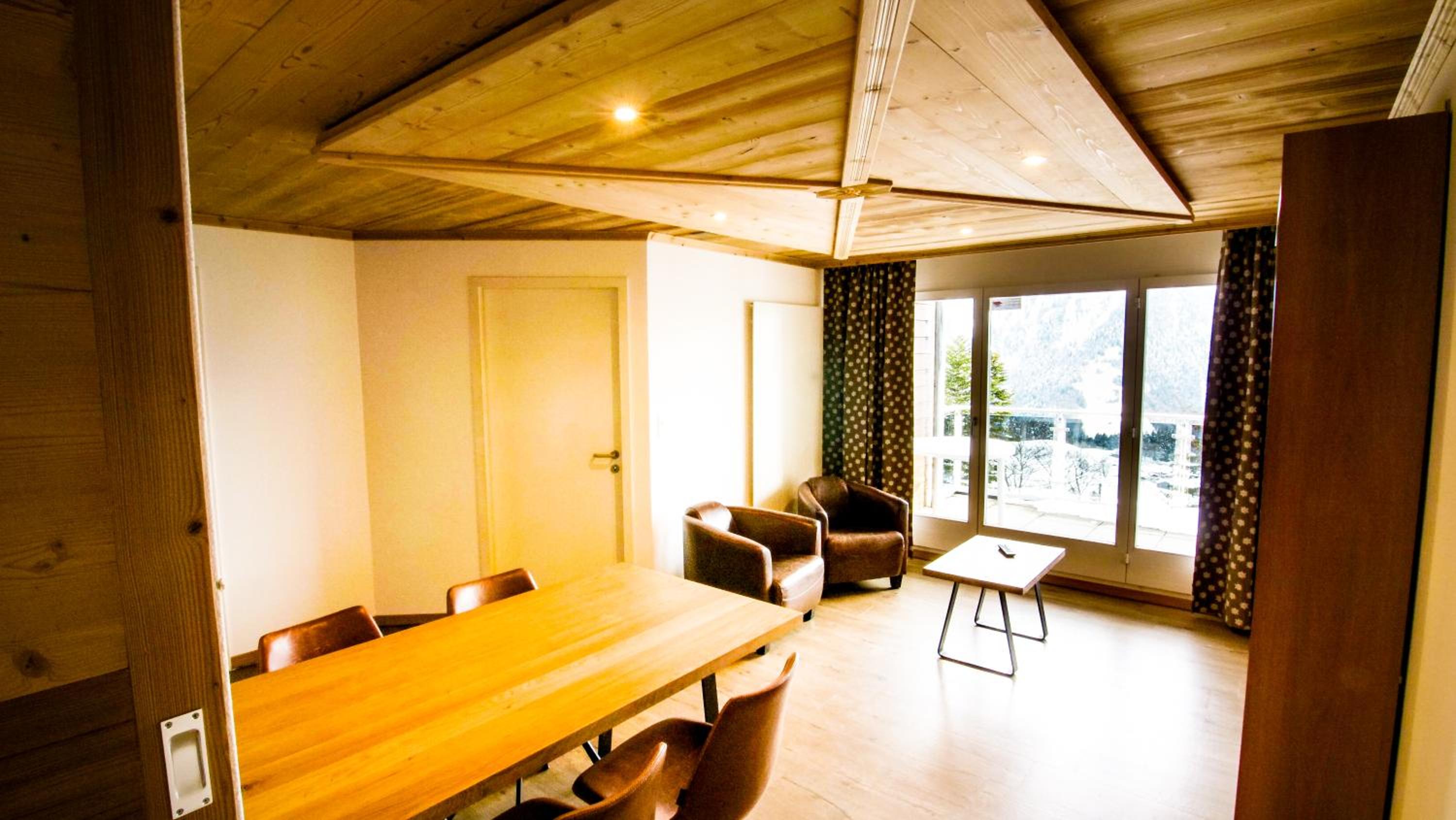 One-Bedroom Apartment - Annex - Photo 7