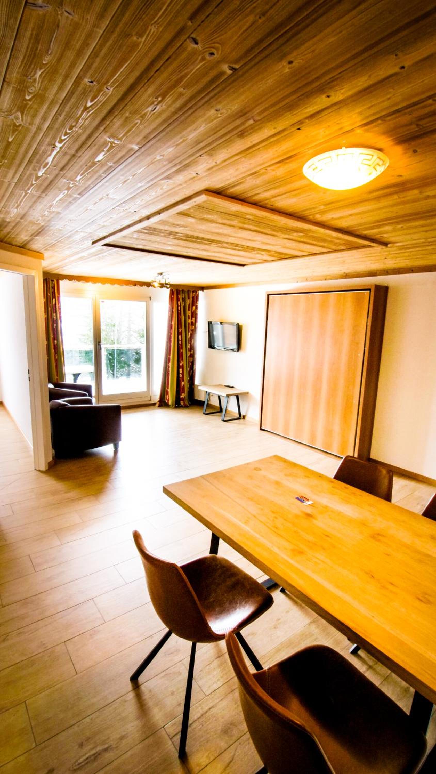 One-Bedroom Apartment - Annex - Photo 14
