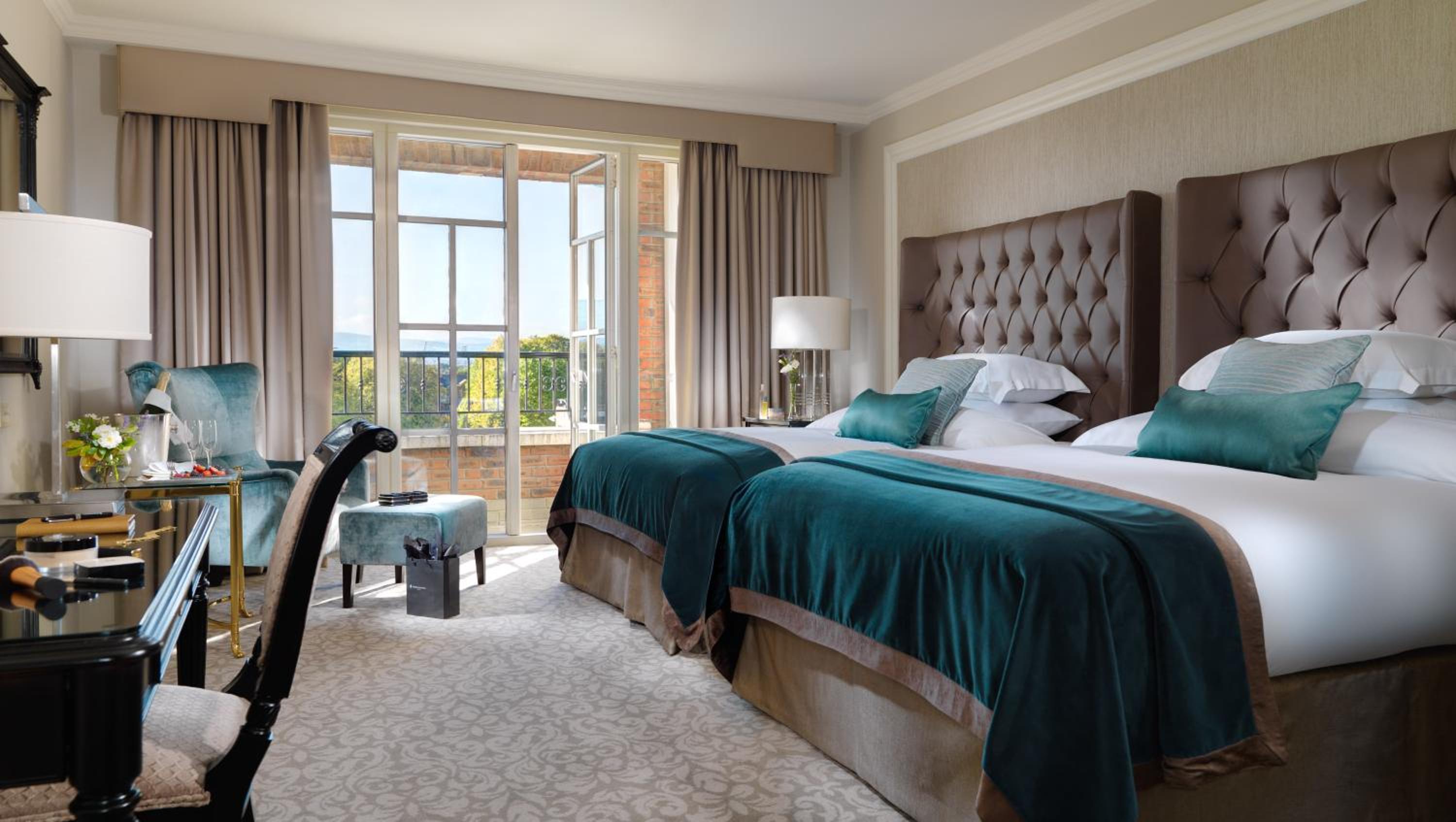Classic Queen Room with Two Queen Beds photo 1