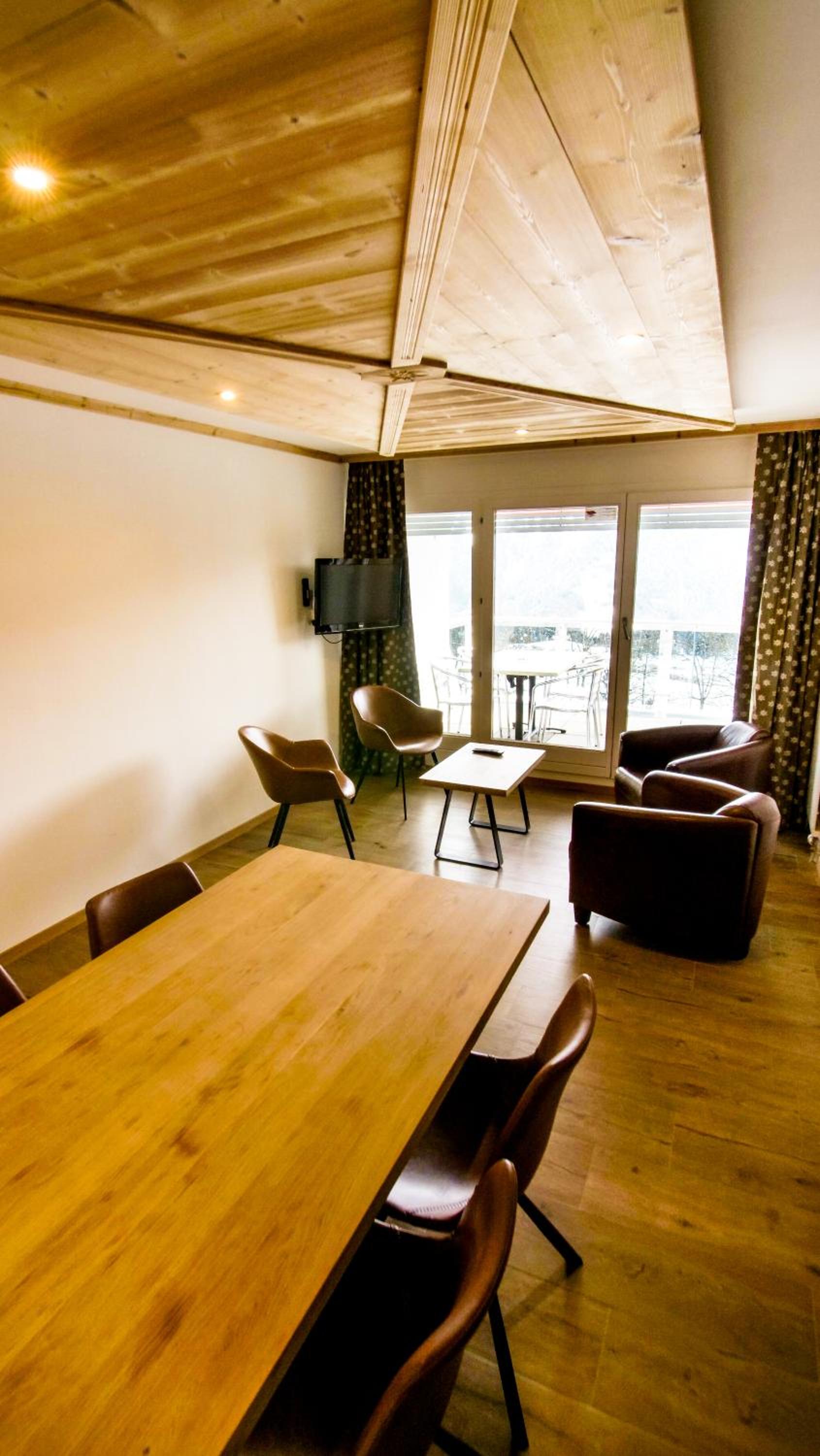 Two-Bedroom Apartment - Annex - Photo 4