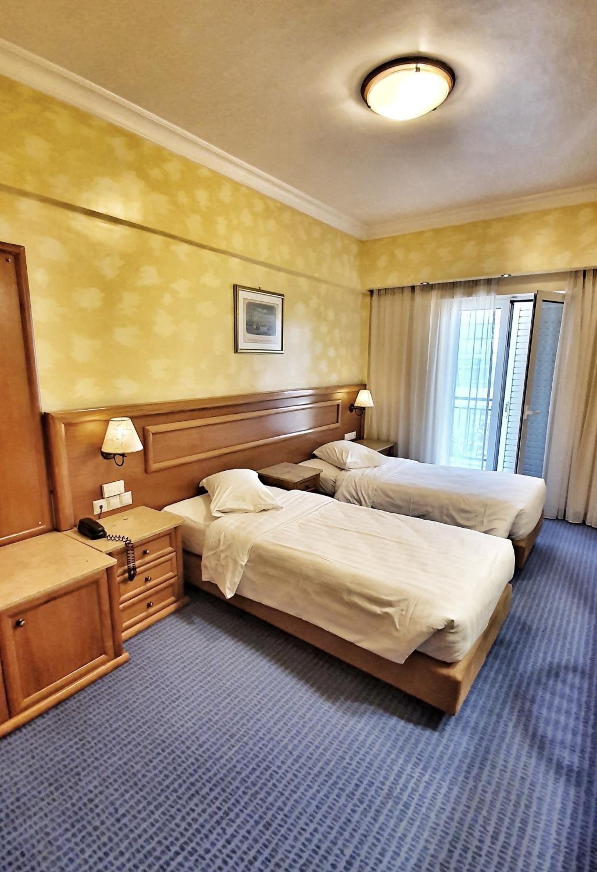 Twin Room - Photo 1