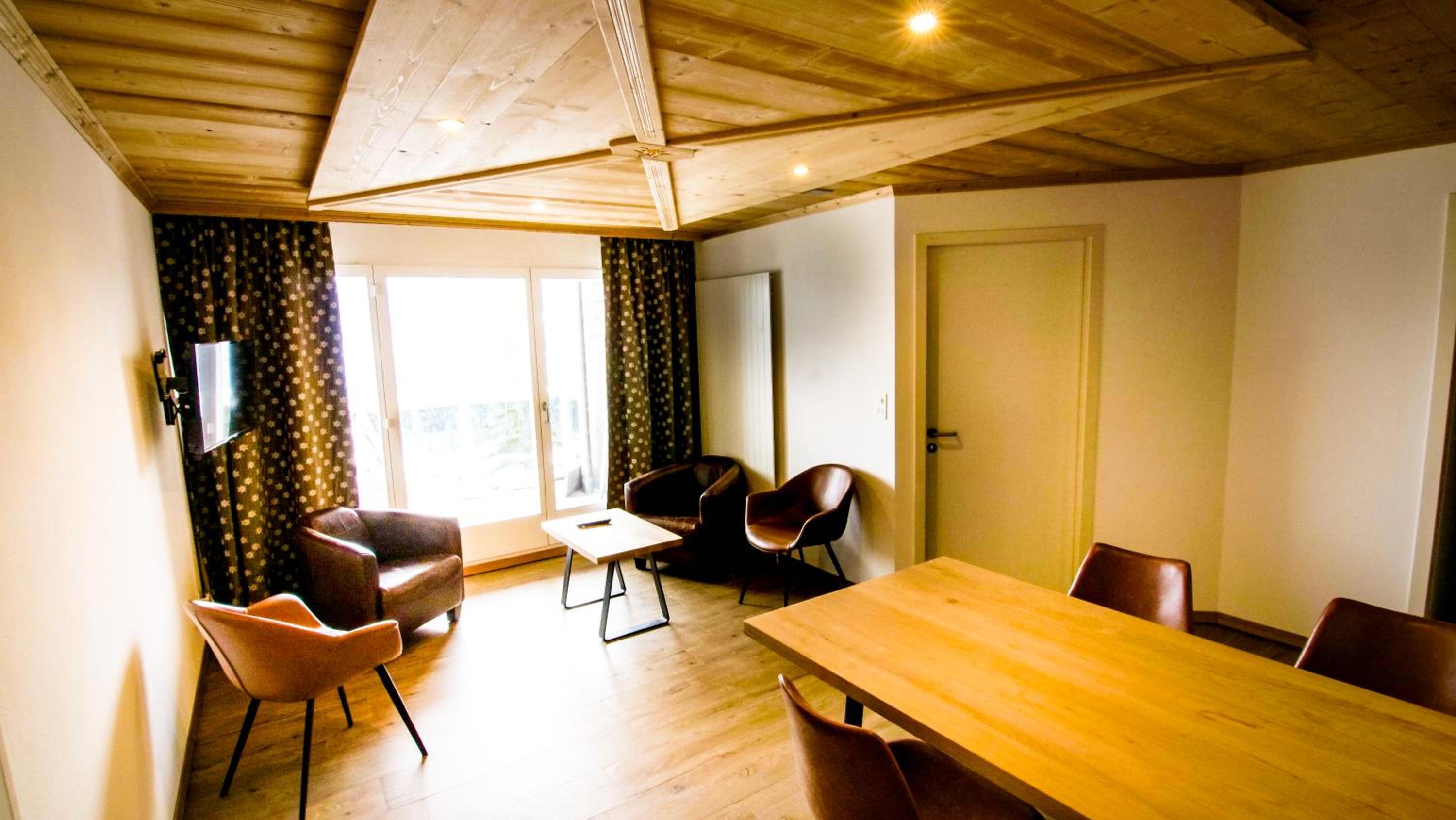 Two-Bedroom Apartment - Annex - Photo 20