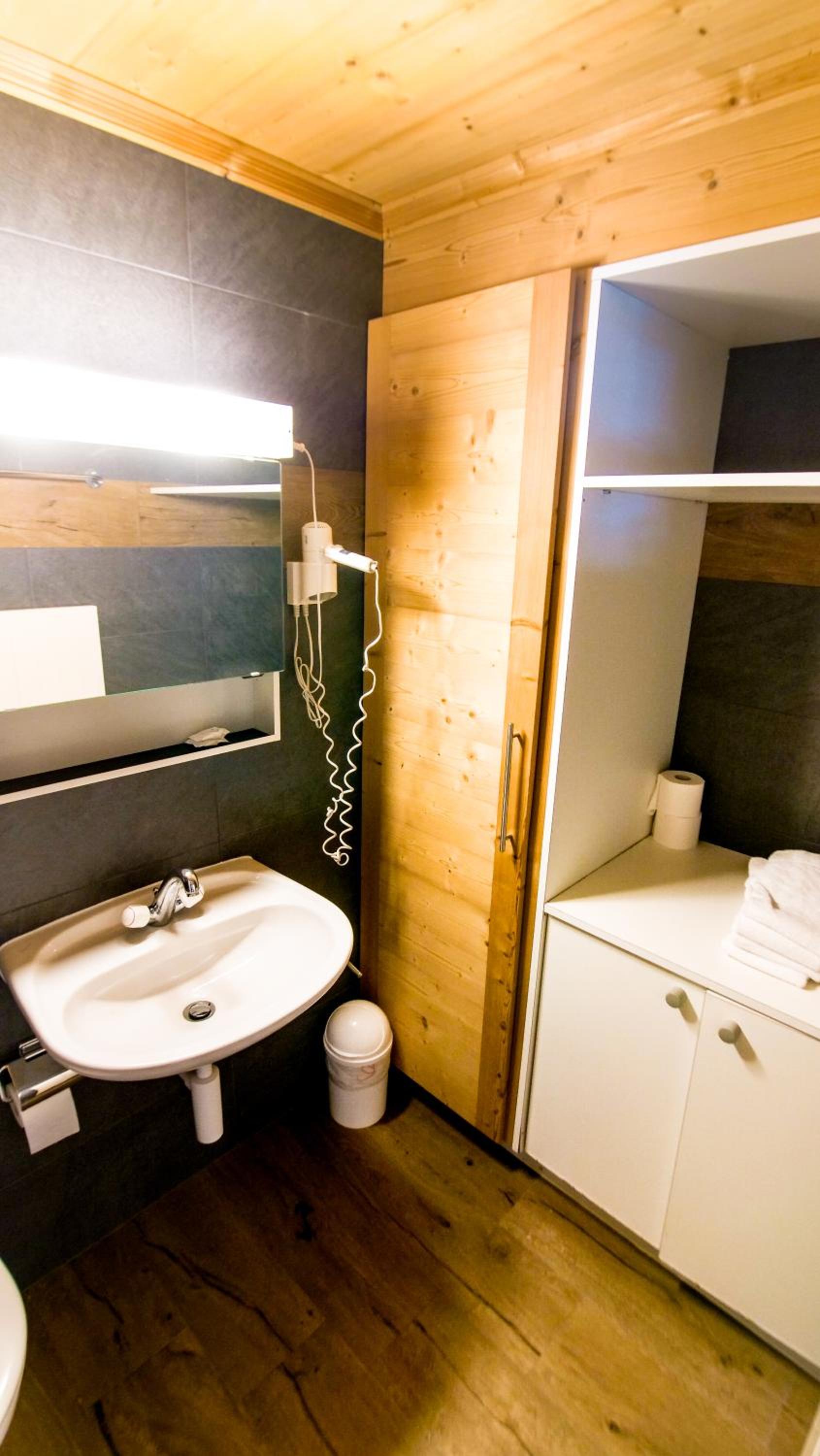 Two-Bedroom Apartment - Annex - Photo 17