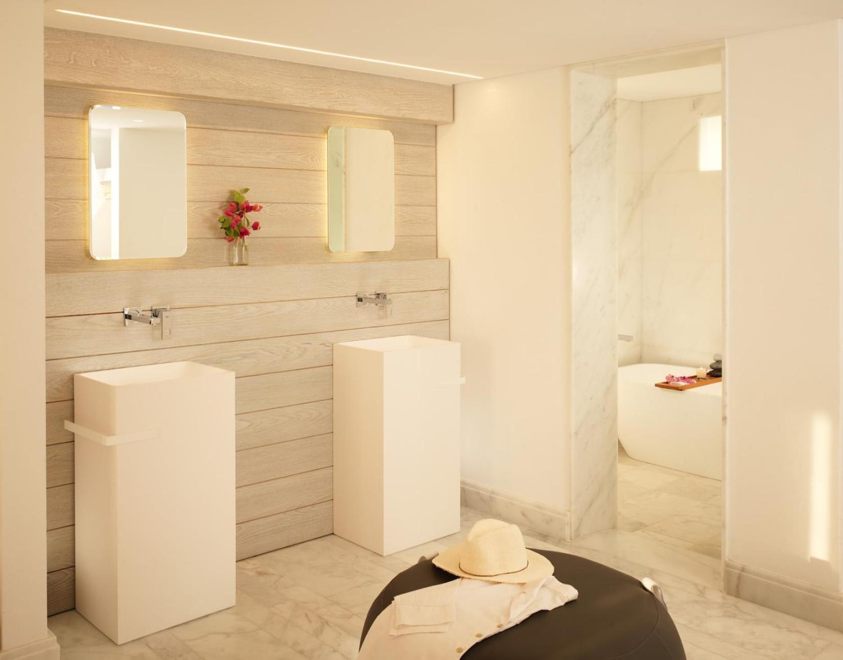 Panoramic Retreat Room  - Photo 2