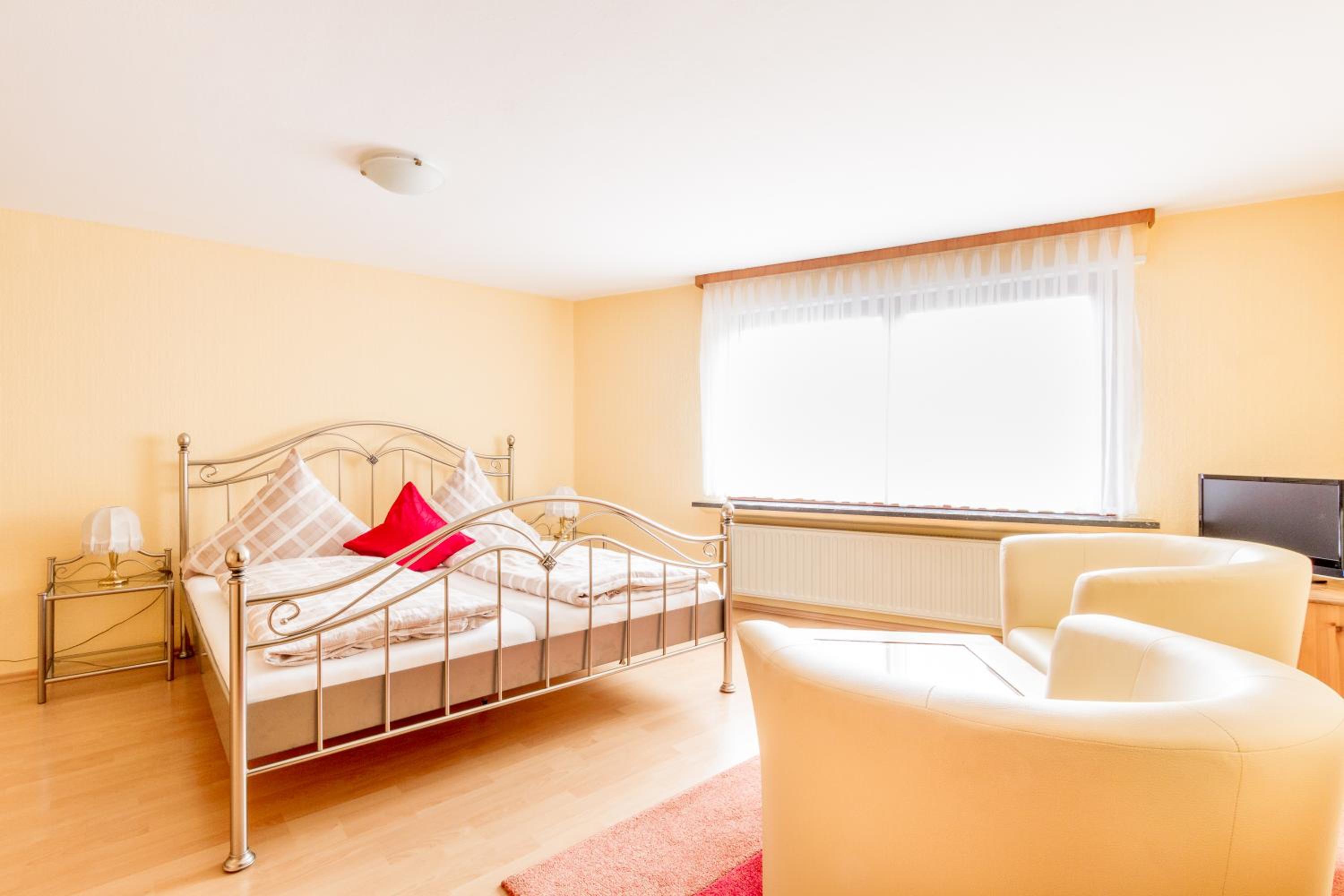 Double Room with Private Bathroom - Photo 1