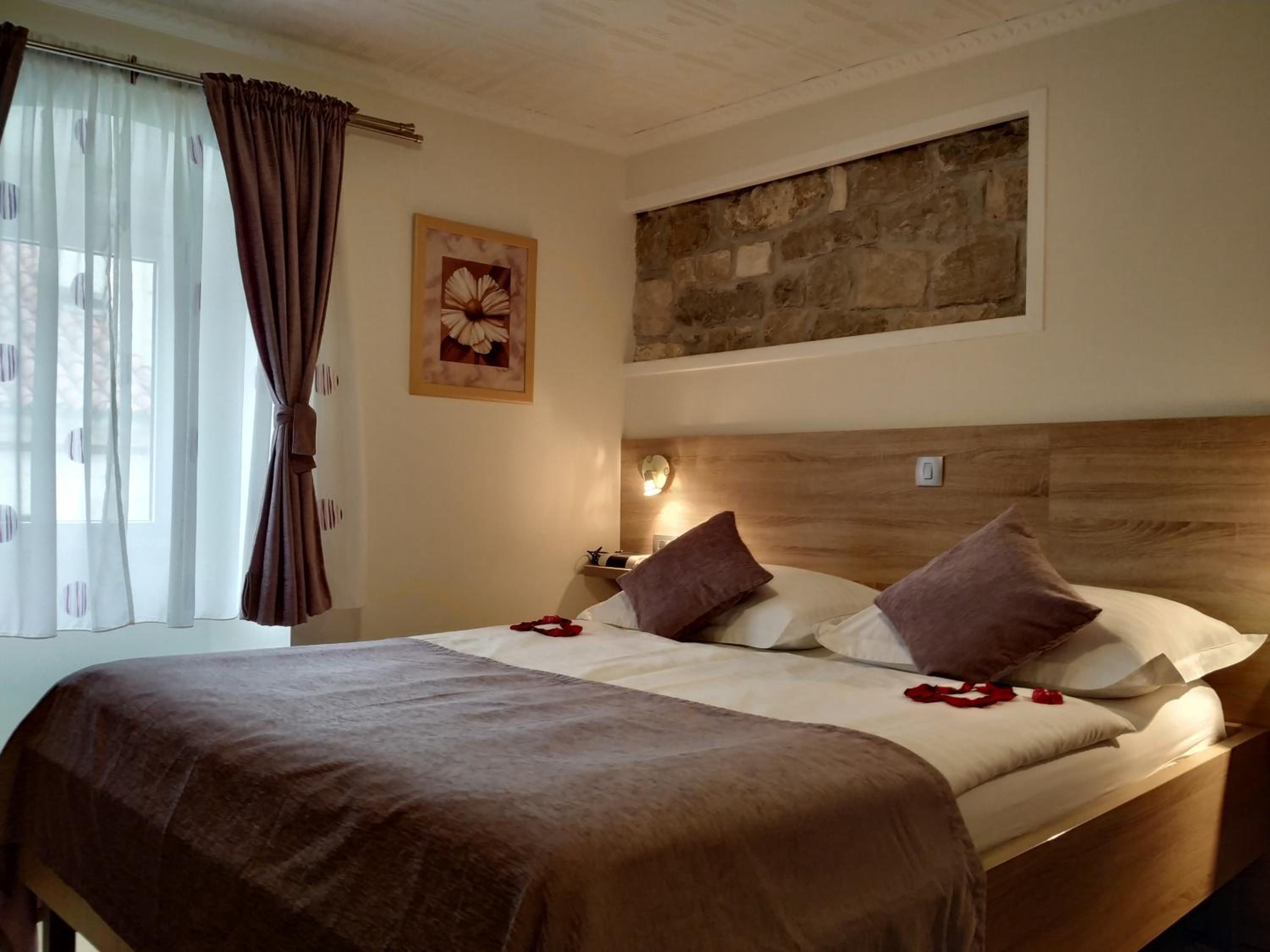 Double or Twin Room with City View photo 1