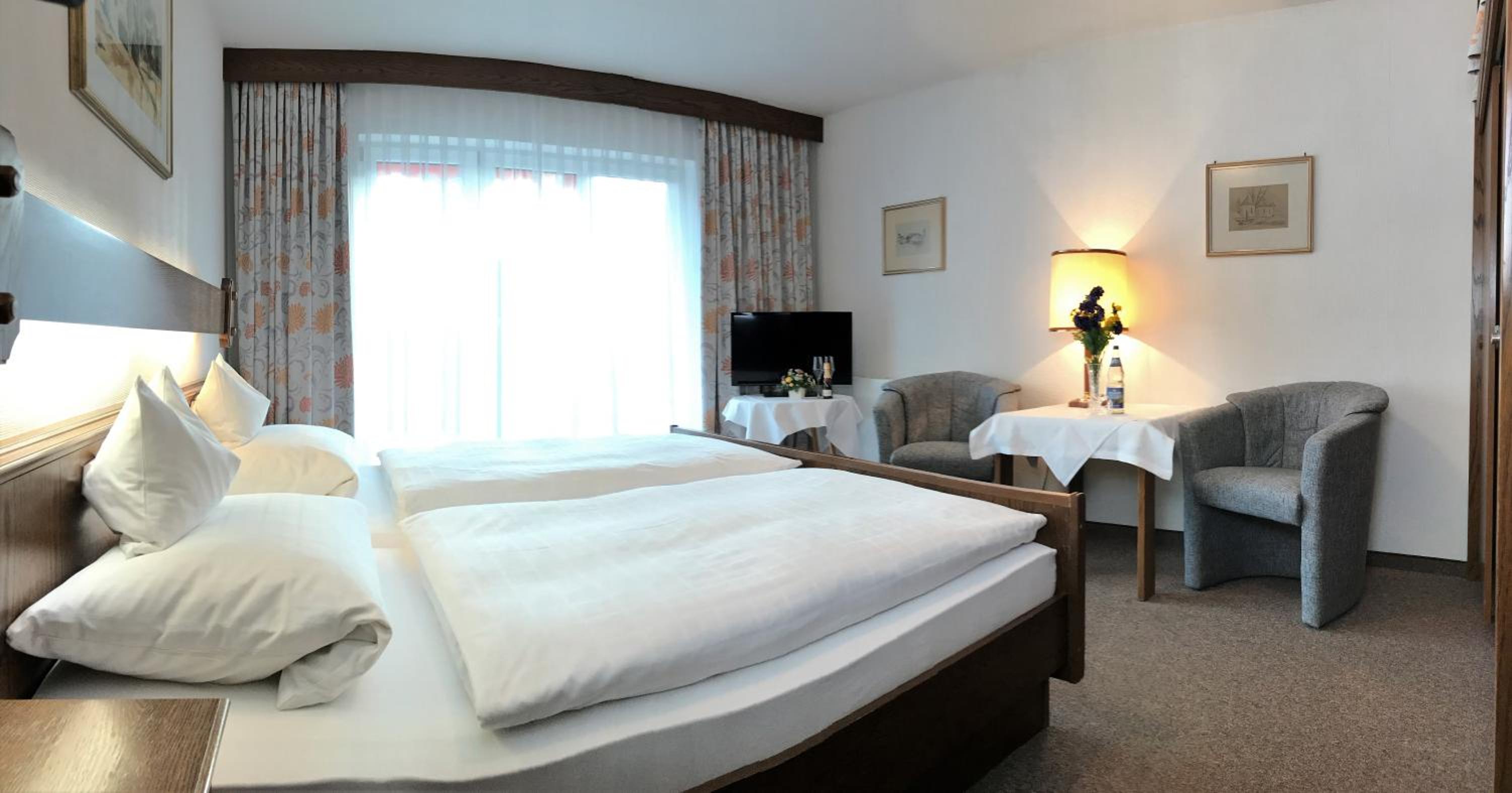 Large Double Room photo 1