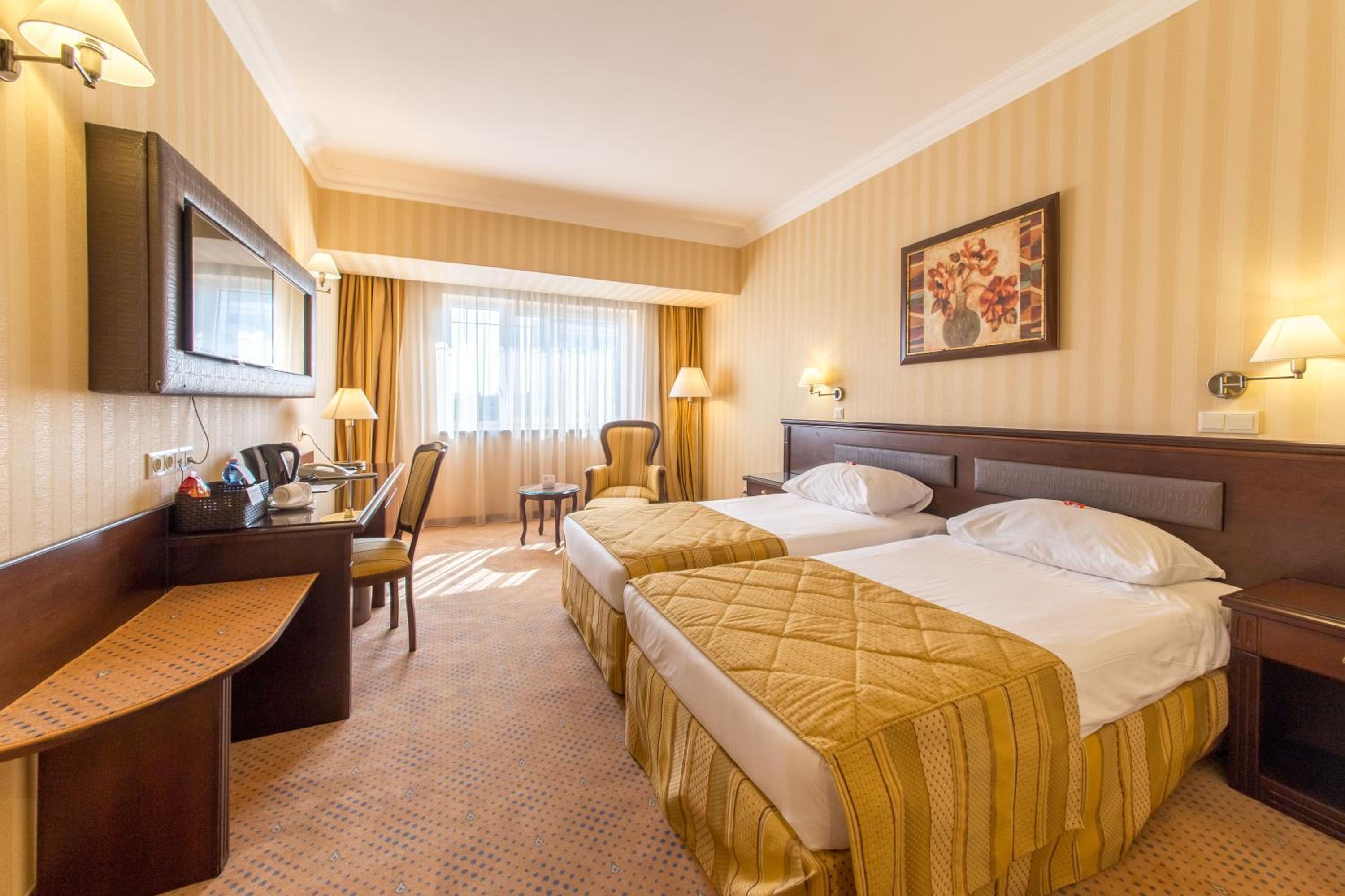 Deluxe Room with Two Twin Beds - Non-Smoking