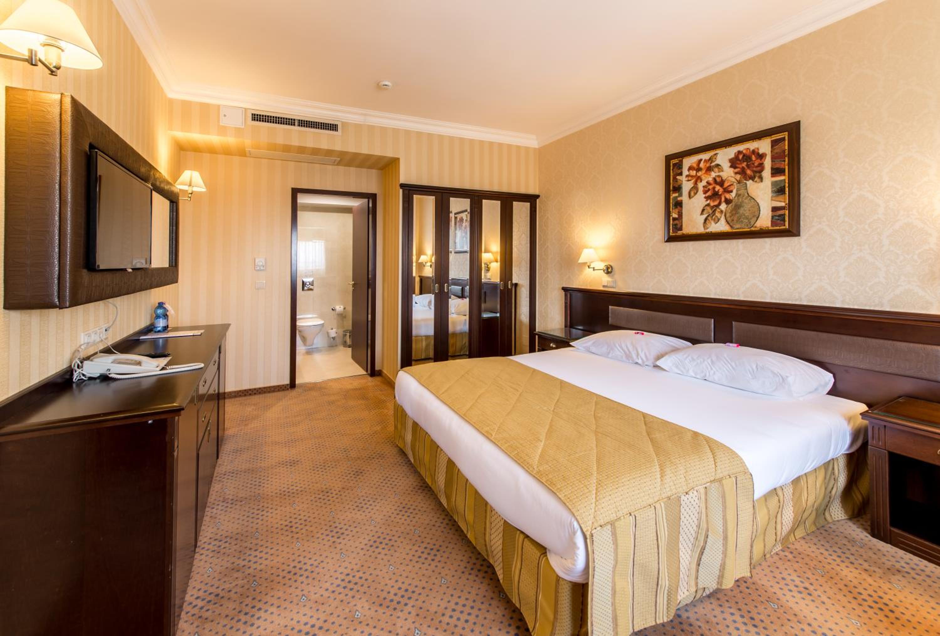 King Suite with Kitchenette