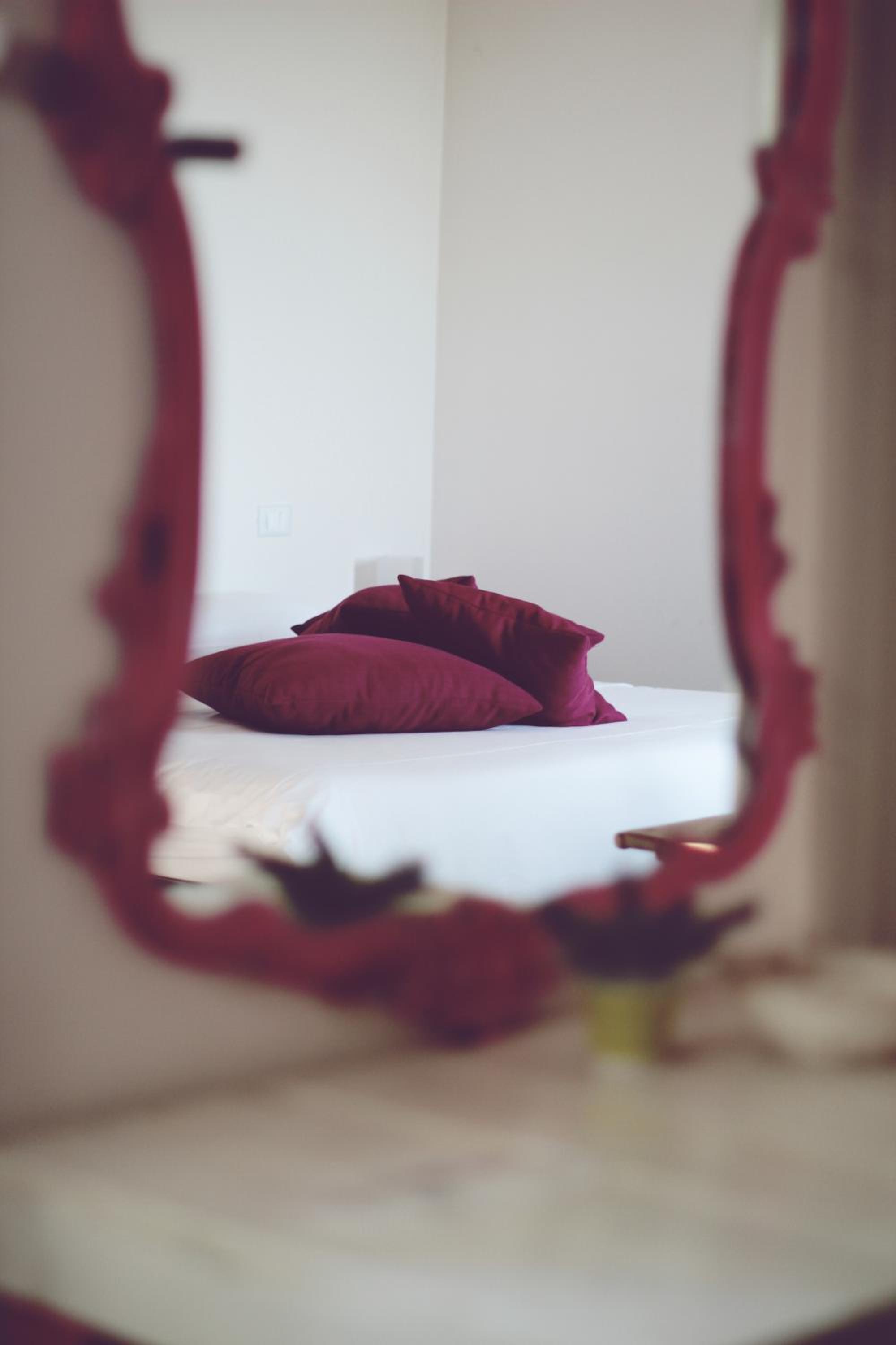 One-Bedroom Apartment - Photo 4