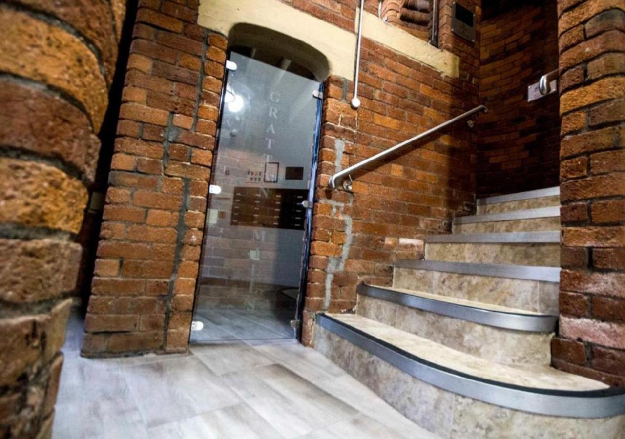 One-Bedroom Apartment - Photo 13