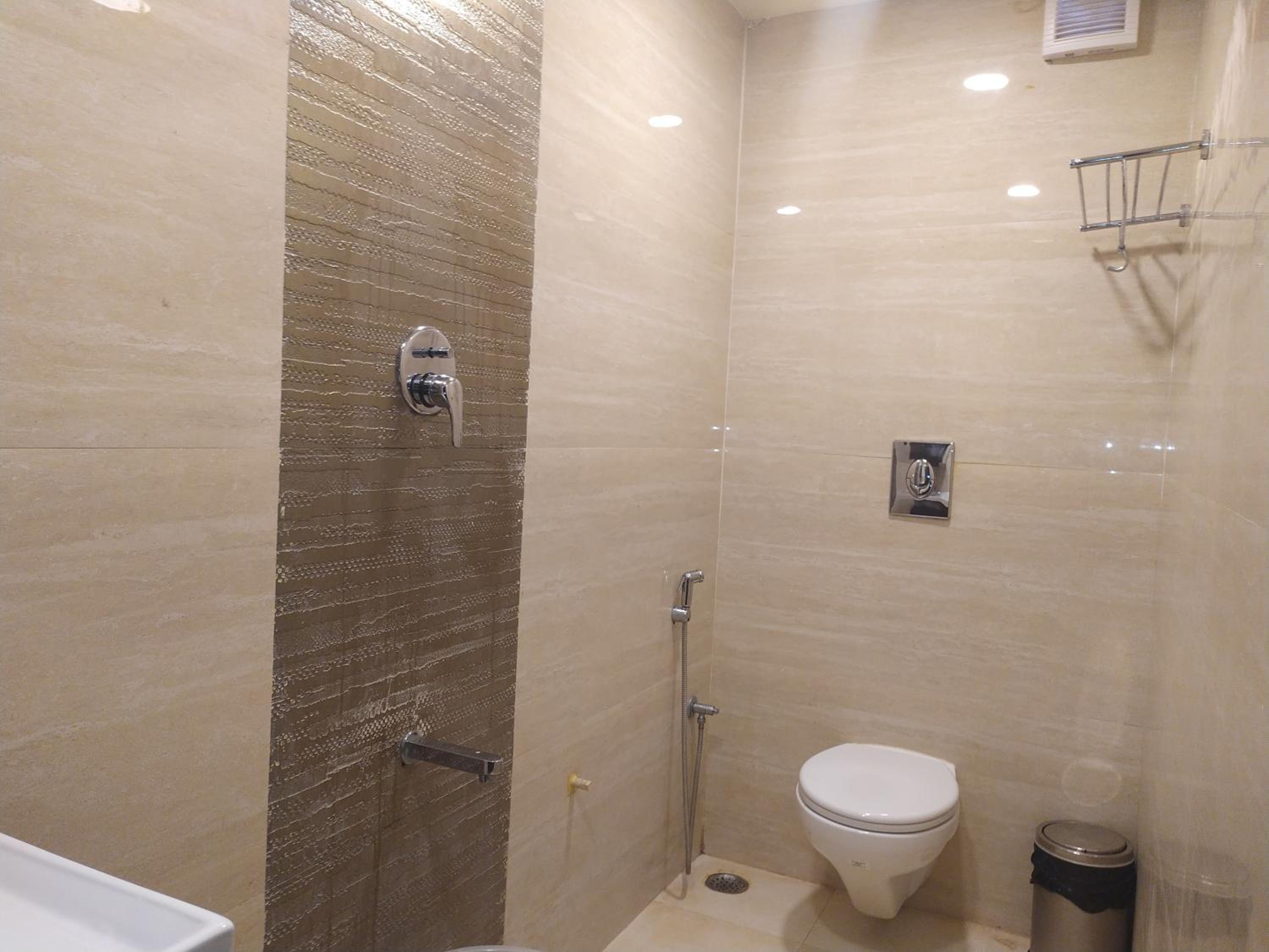 Deluxe Room - Photo 10