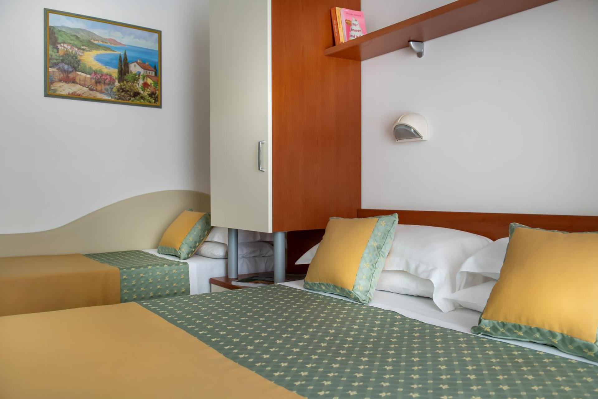 Triple Room with Balcony photo 3