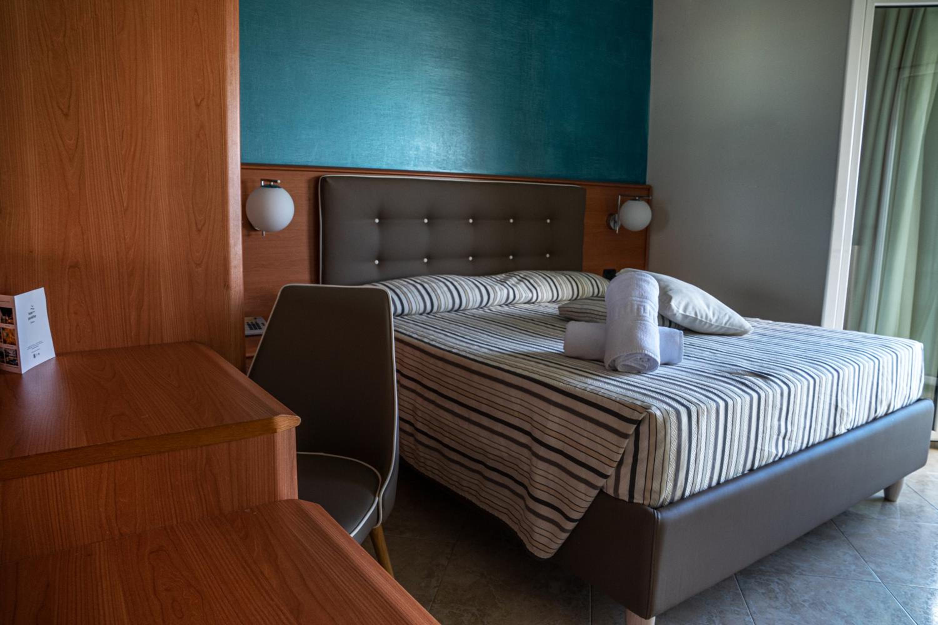 Standard Double Room photo 2