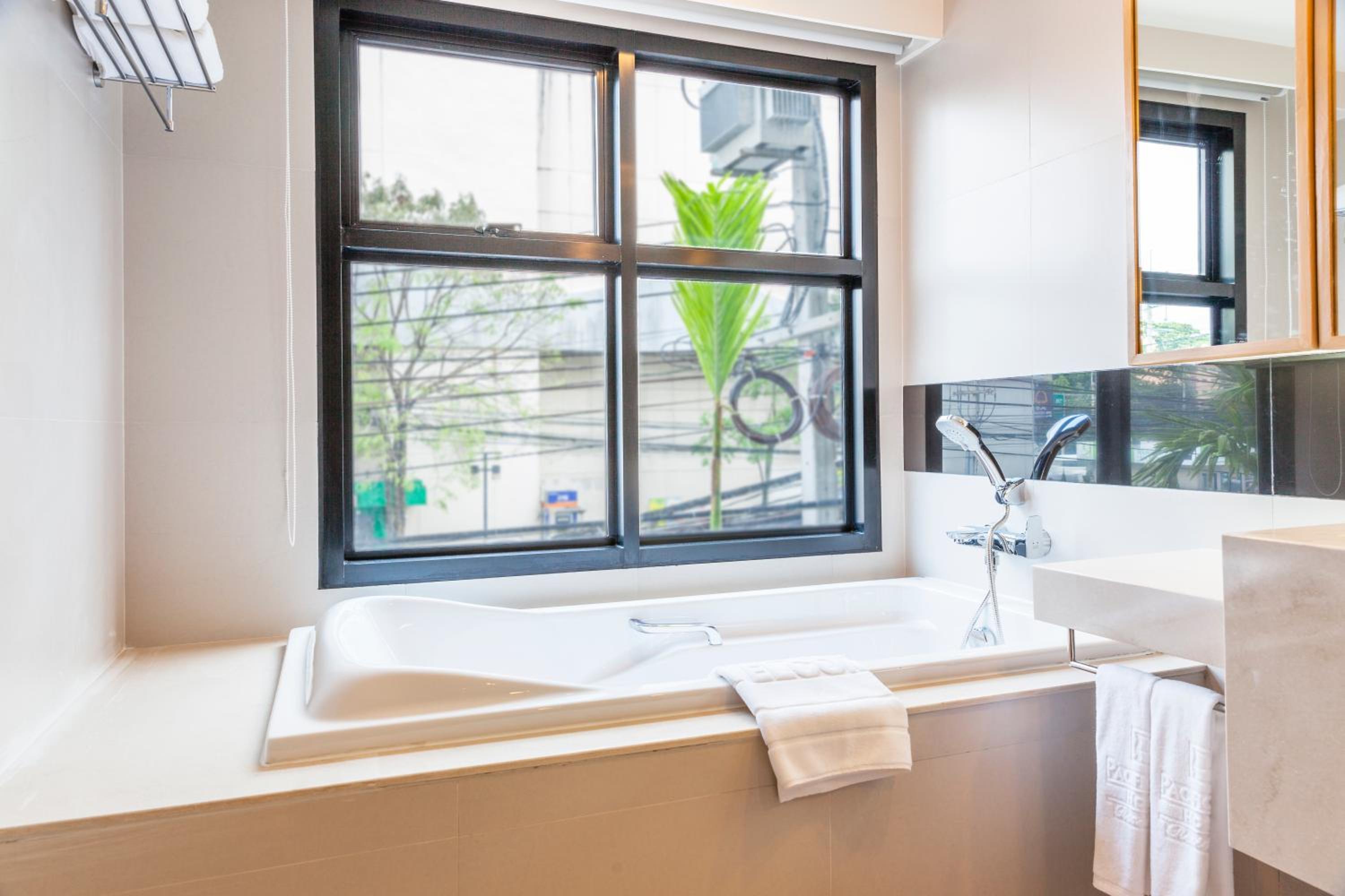 Deluxe Double Room with Bath photo 3