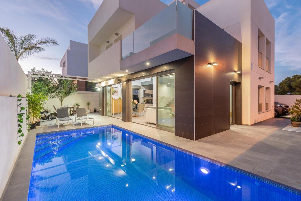 Villa with Private Pool photo 1