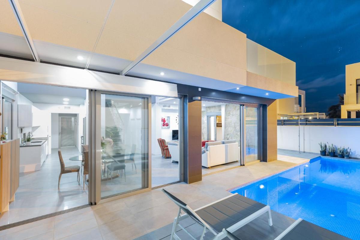 Villa with Private Pool photo 2