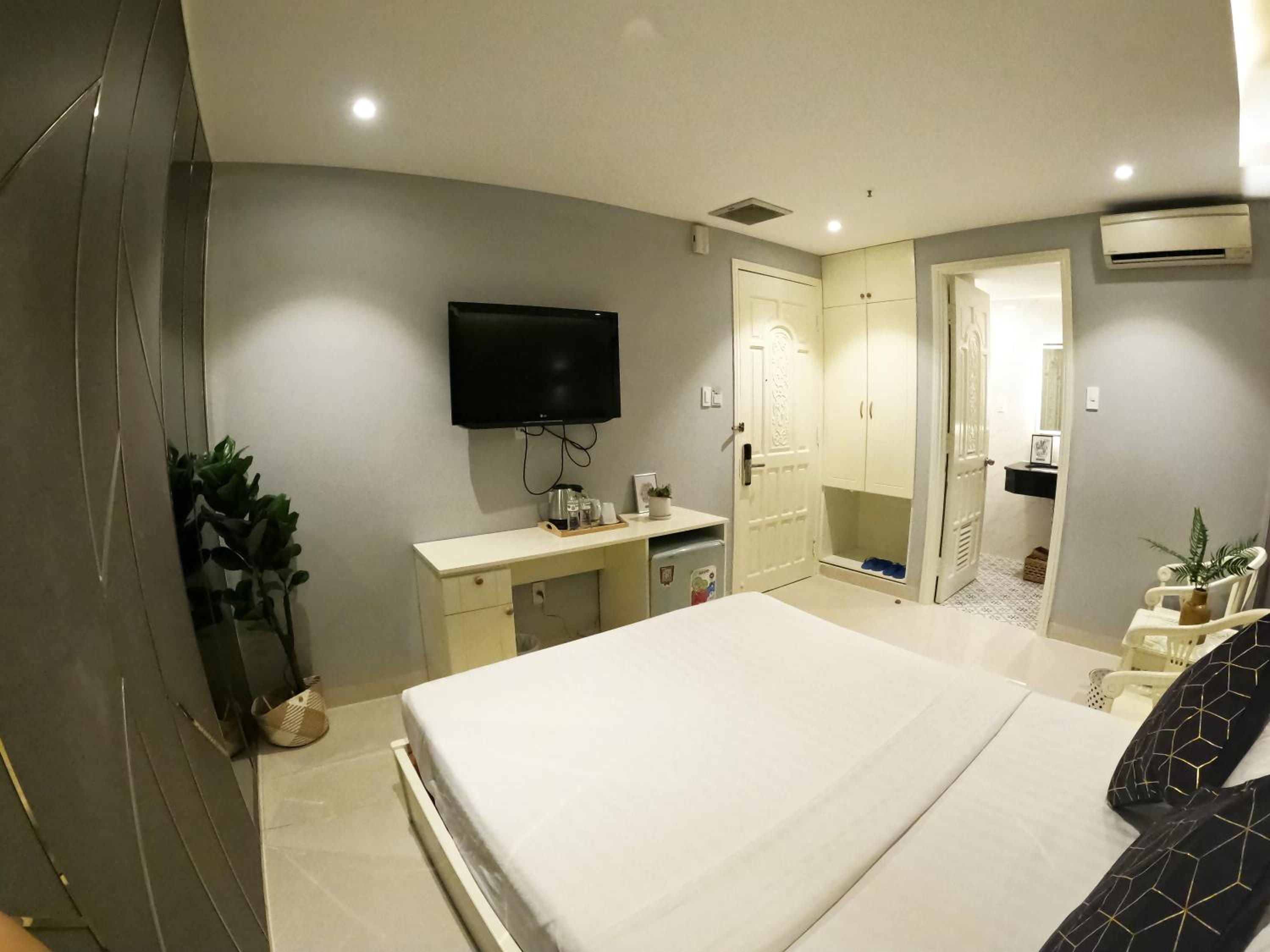 Standard Double Room No Window photo 3