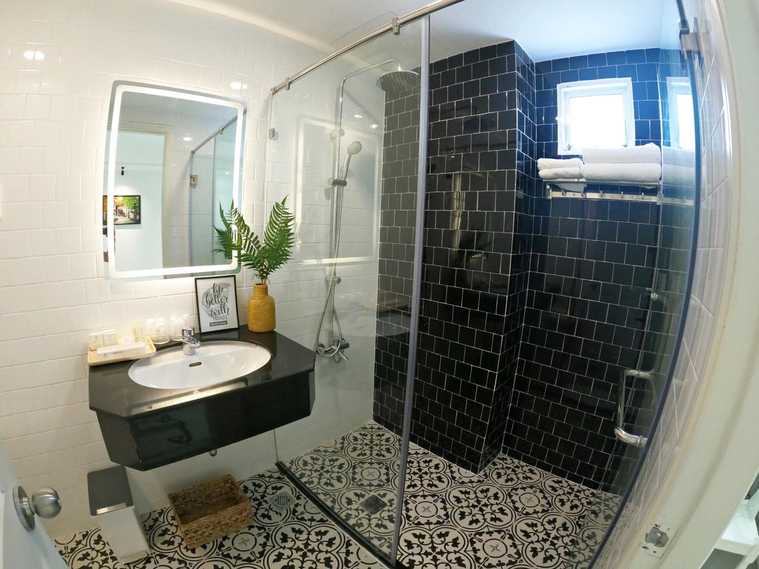 Standard Double Room With Window photo 2