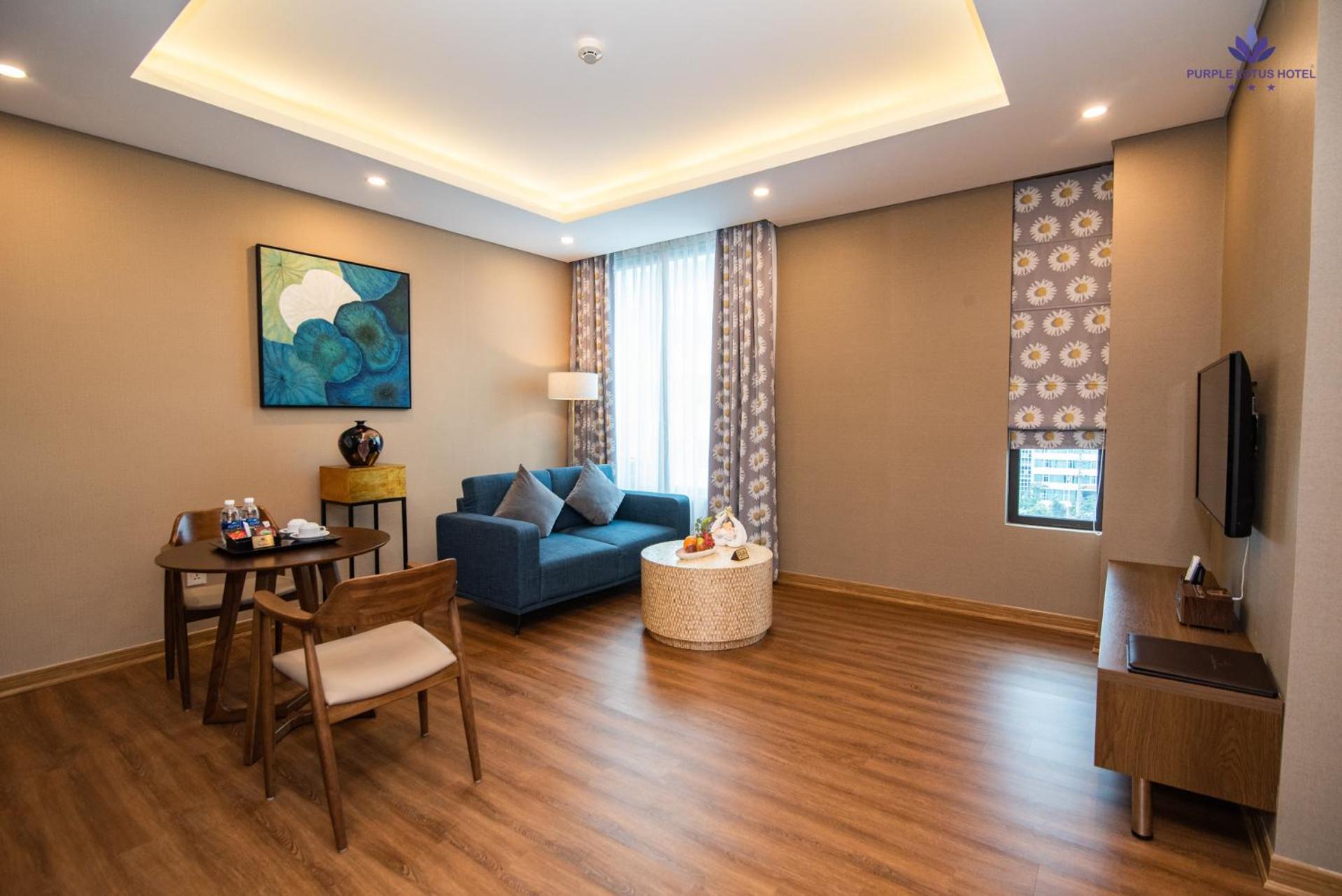 One-Bedroom Apartment - Photo 3