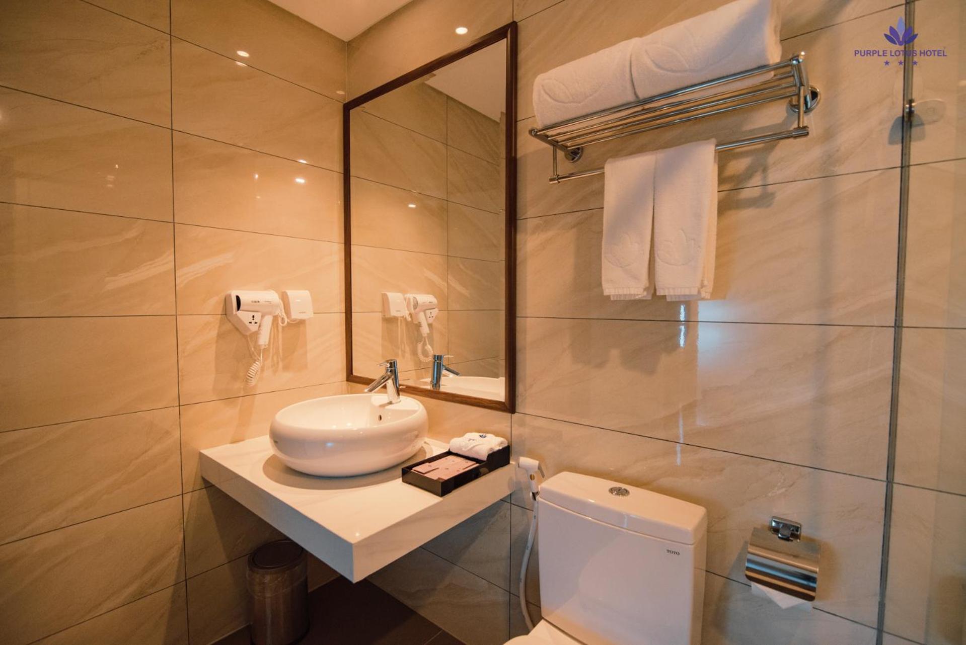 One-Bedroom Apartment - Photo 2