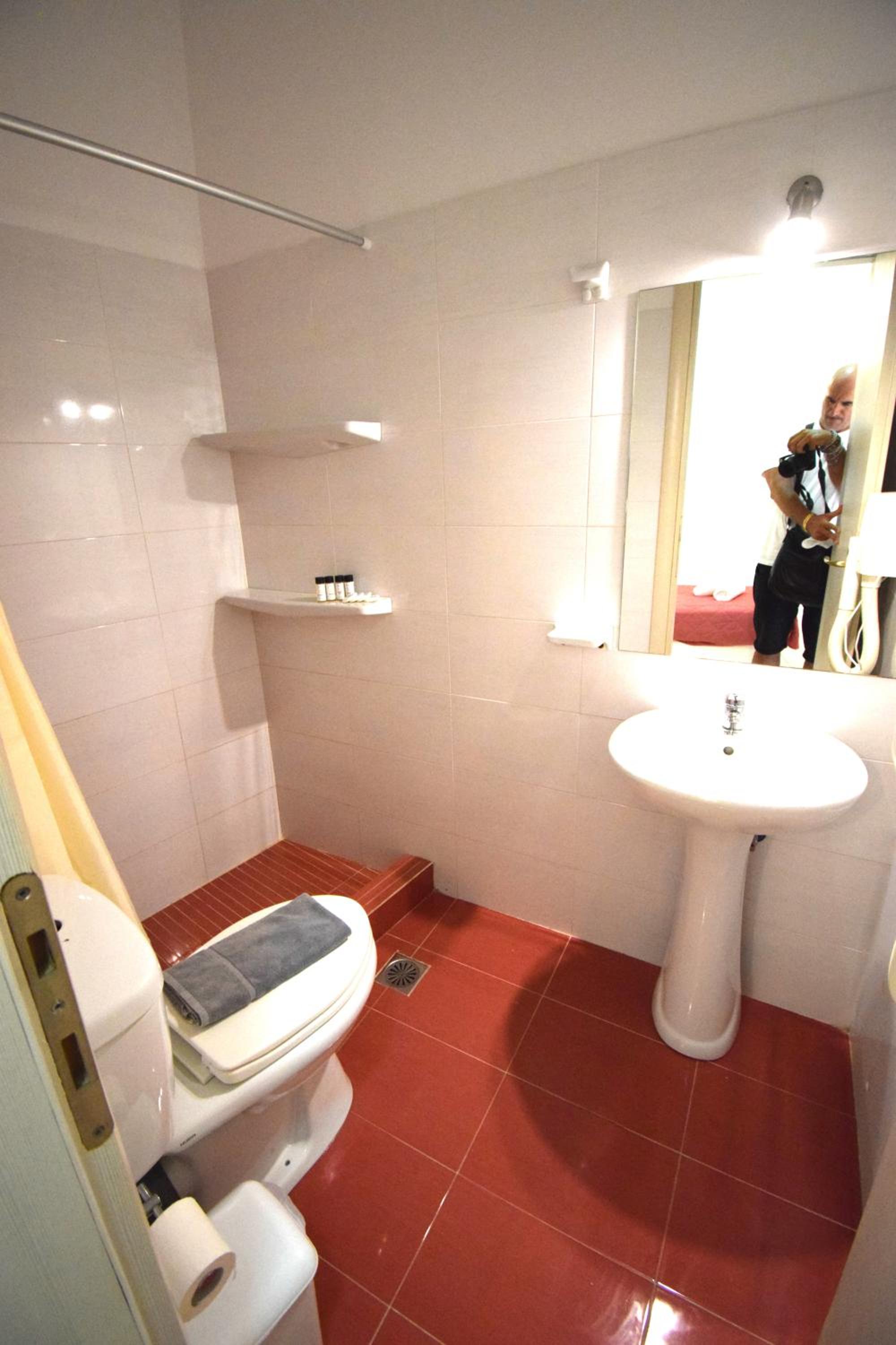Two-Bedroom Apartment - Photo 5