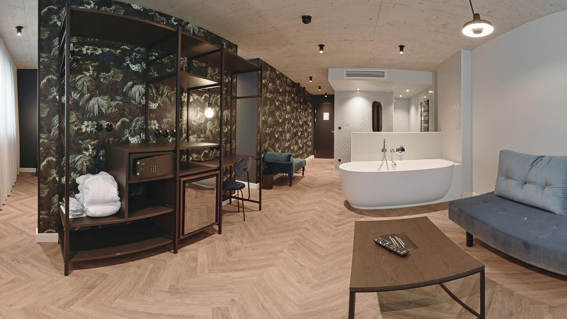 Plus Double Room - Large - Photo 5