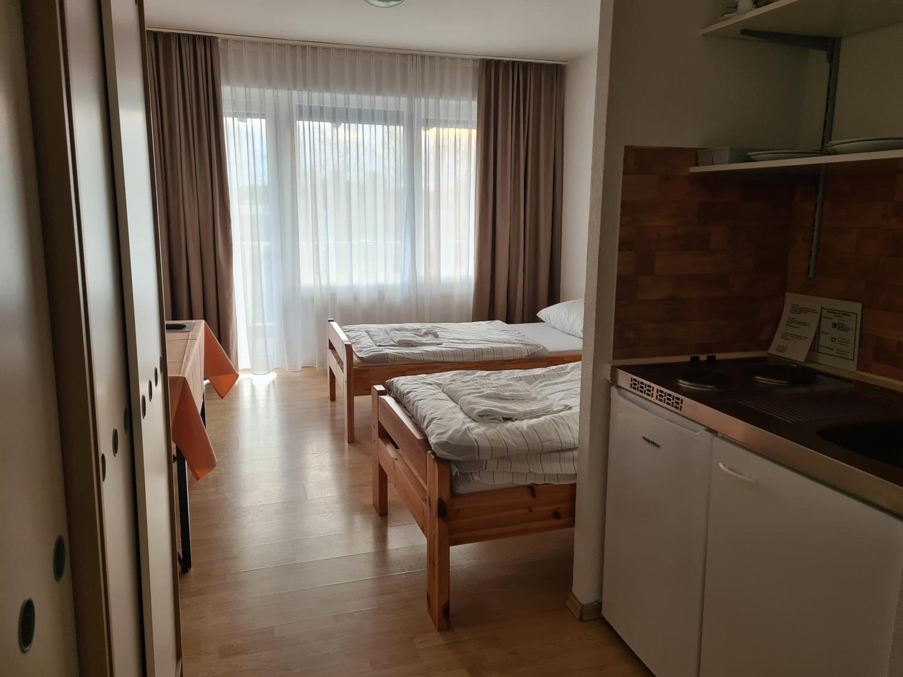 Double Room with Balcony - Photo 4