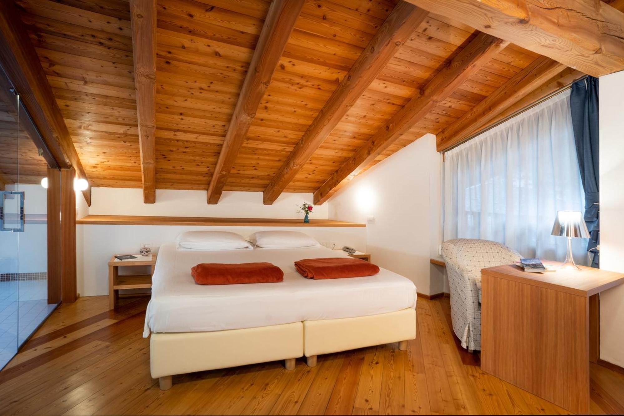 Deluxe Double or Twin Room with Spa Bath photo 1
