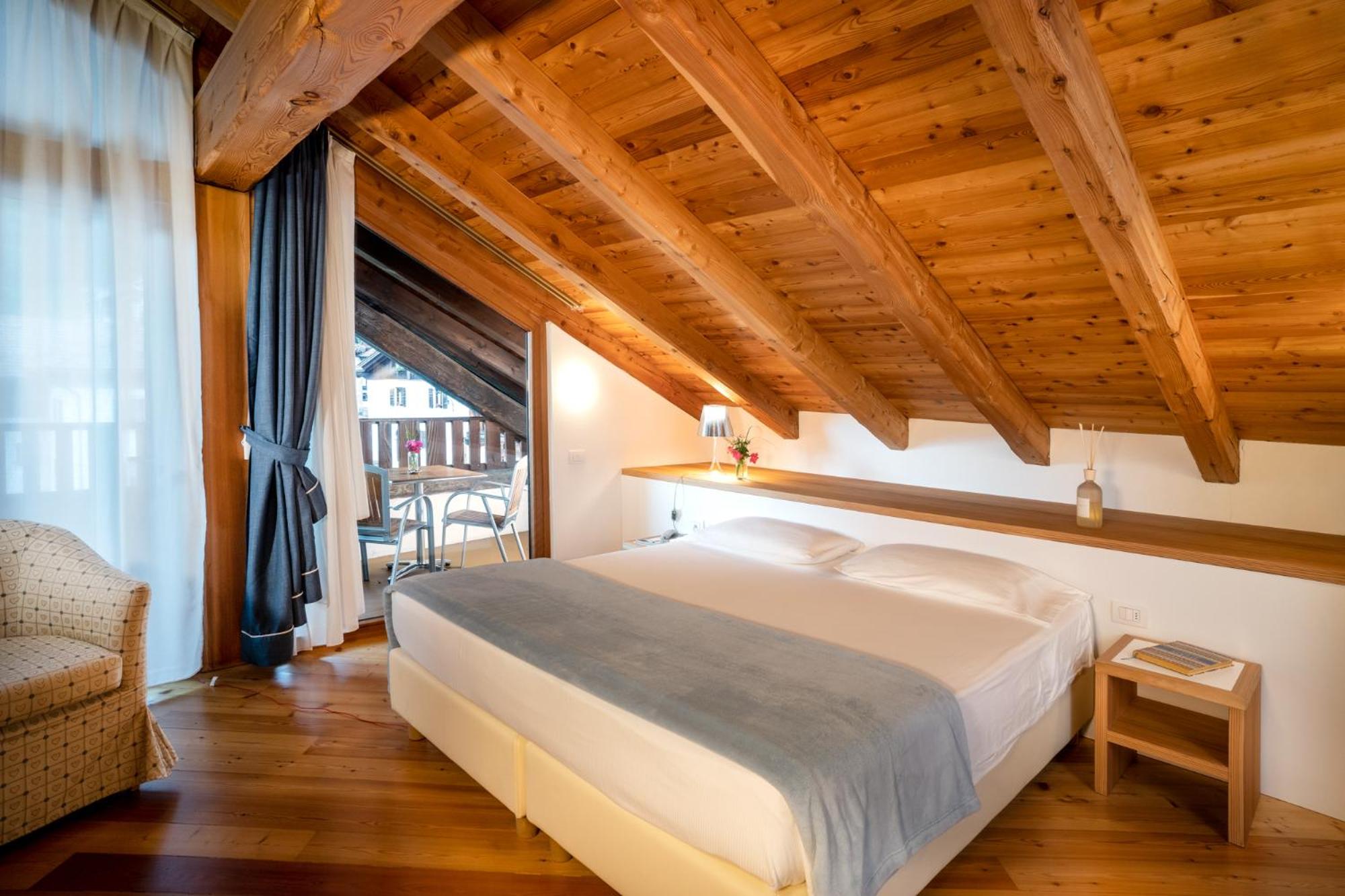 Deluxe Double or Twin Room with Balcony photo 1
