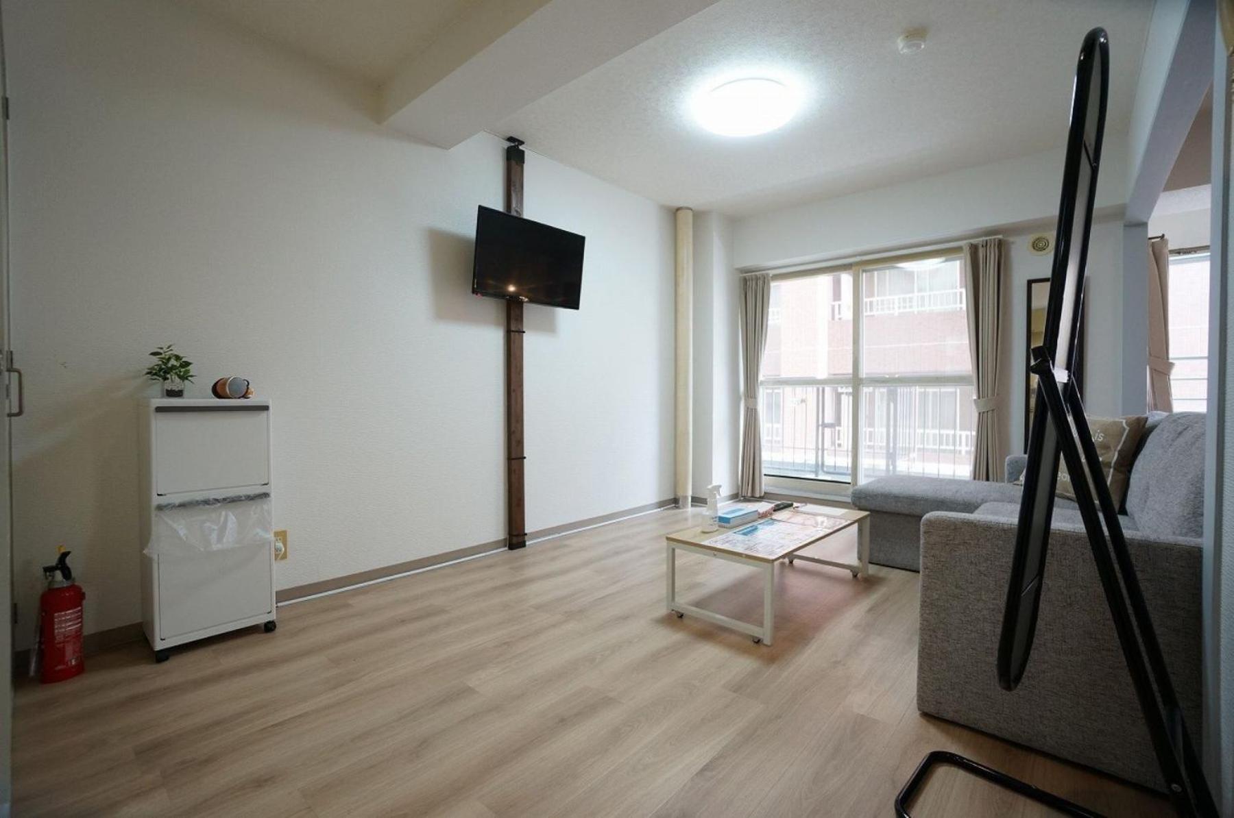 One-Bedroom Apartment - Photo 11