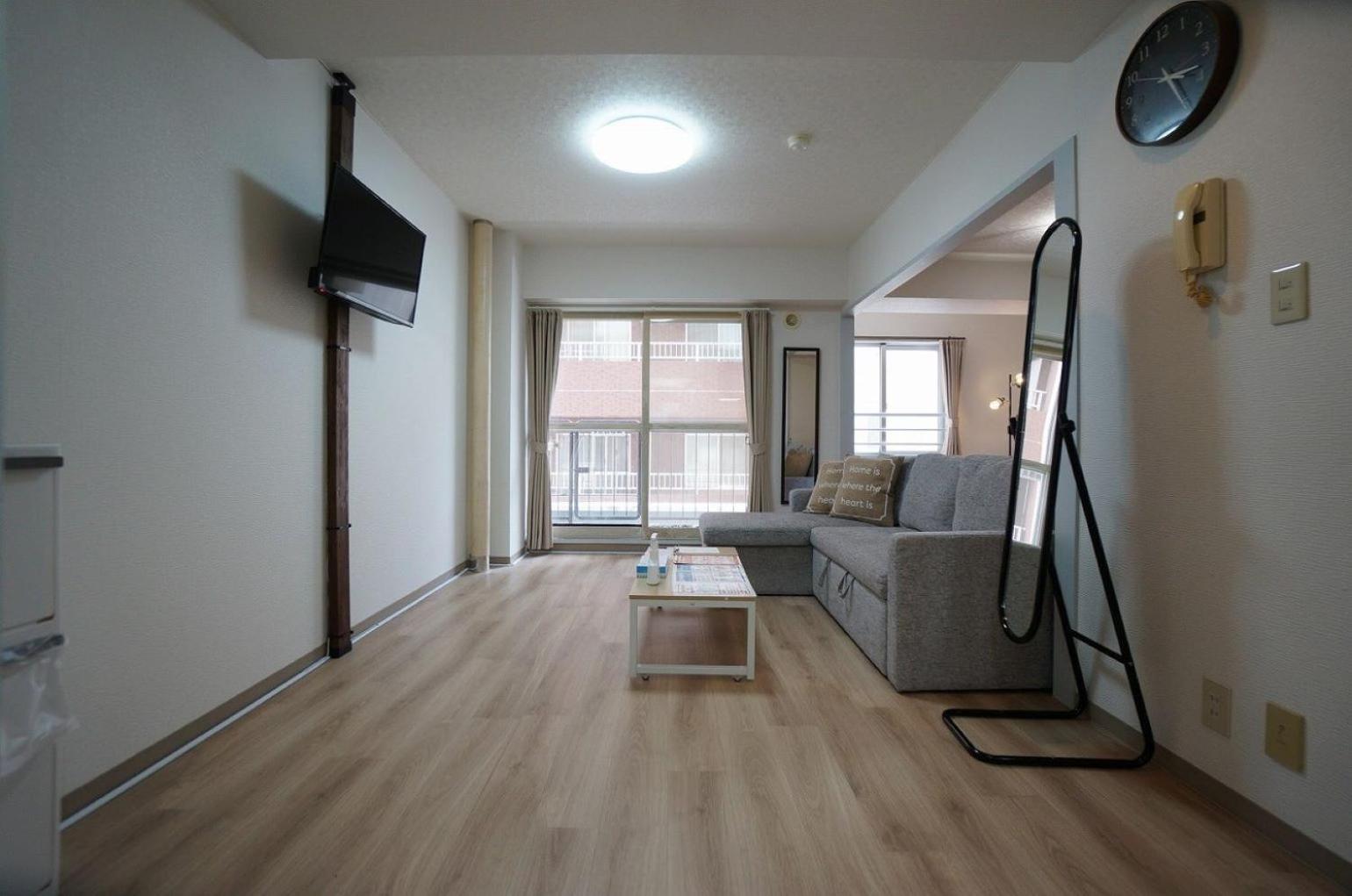 One-Bedroom Apartment - Photo 8