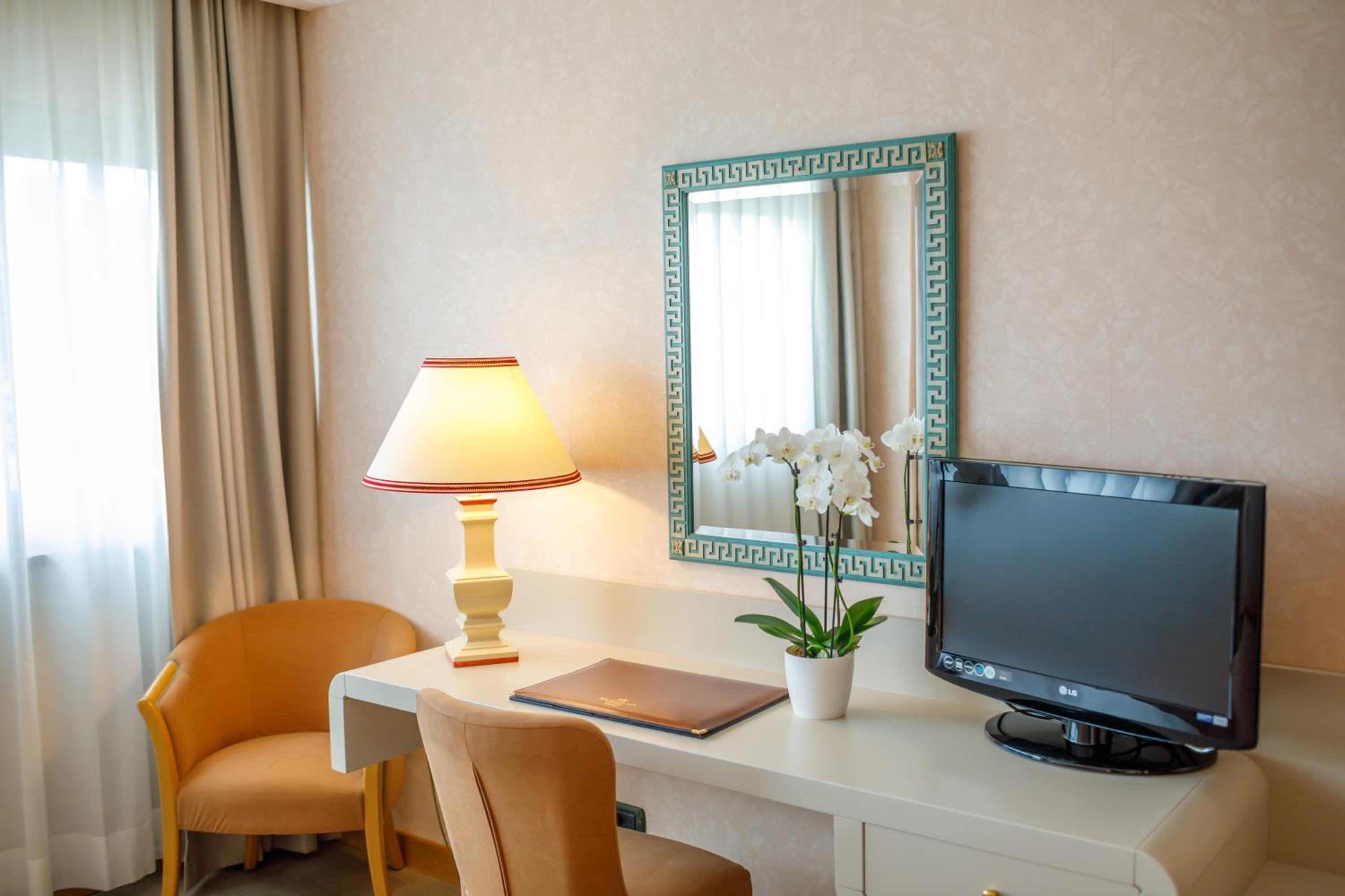 Classic Double Room - Photo 6