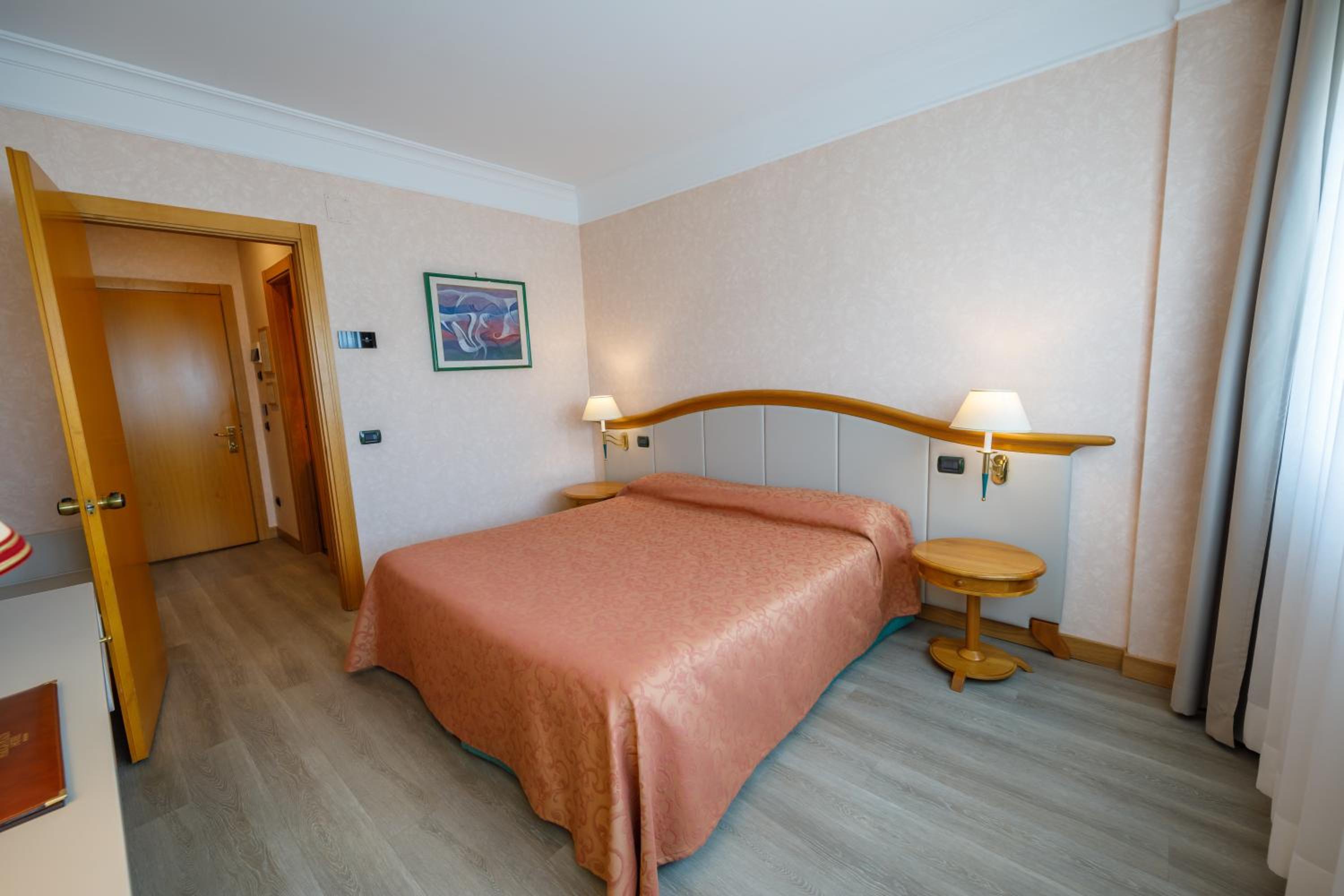 Classic Double Room - Photo 1