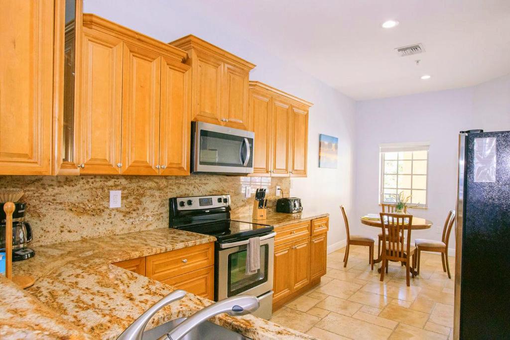 Three-Bedroom Apartment - Photo 22