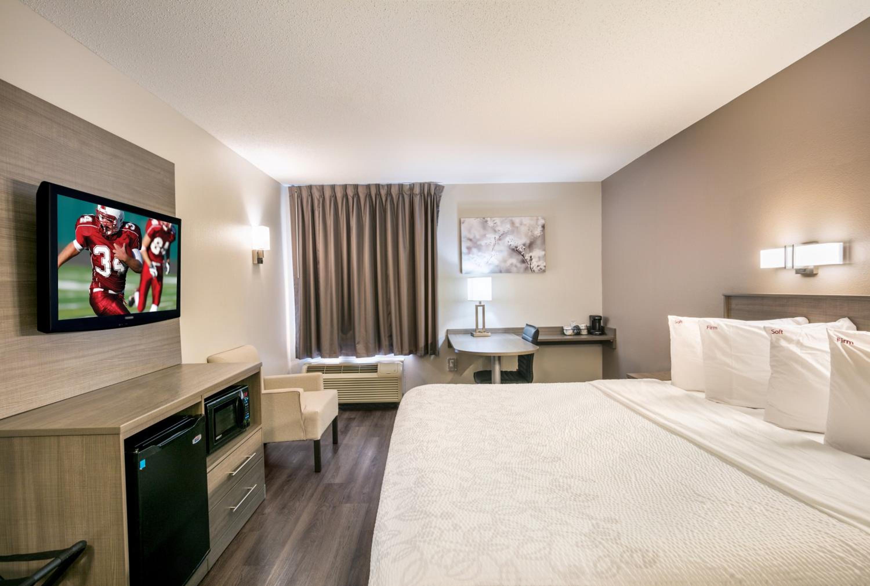 Red Roof Inn PLUS+ Boston - Logan
