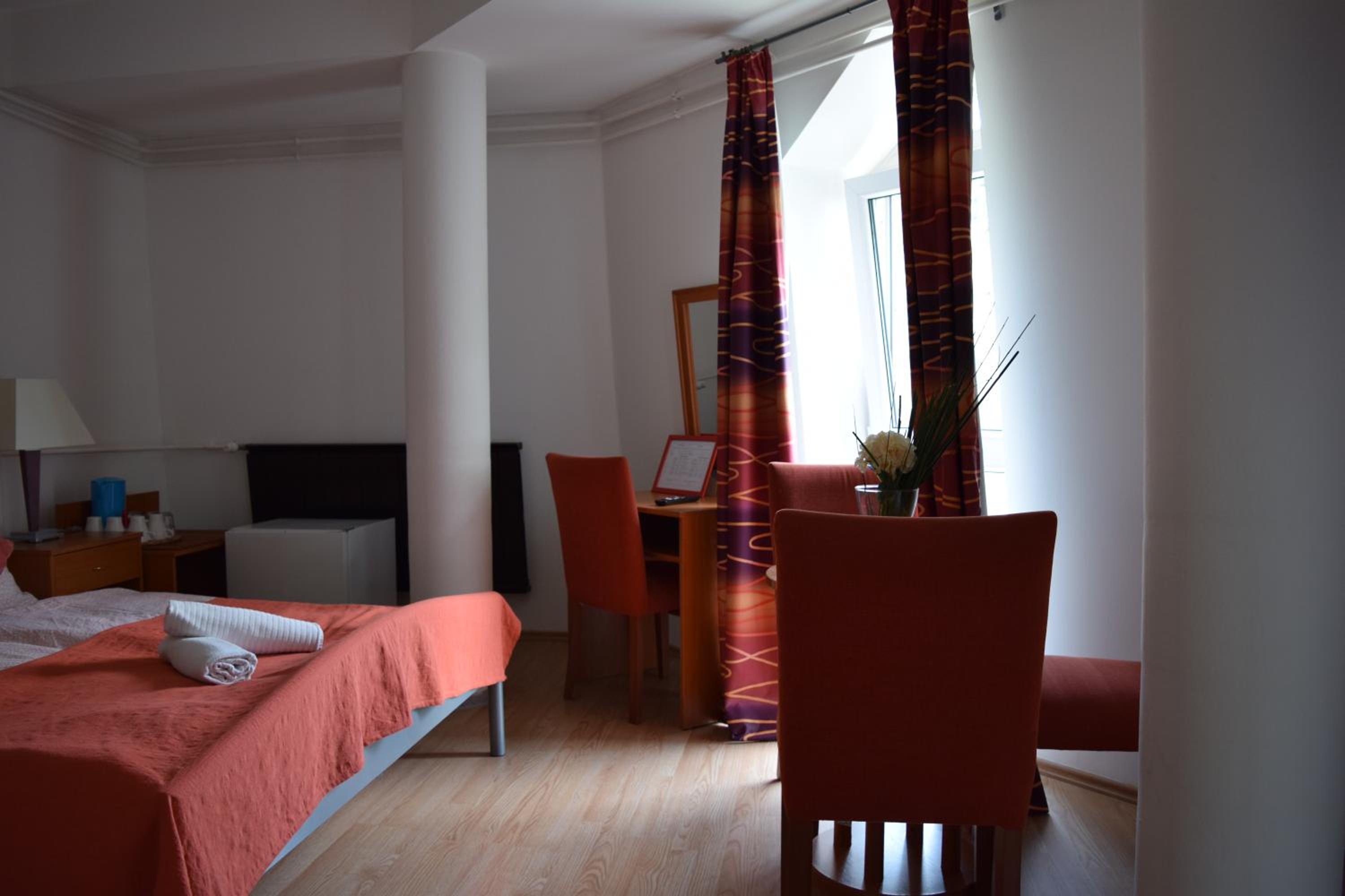 Double Room - Photo 3