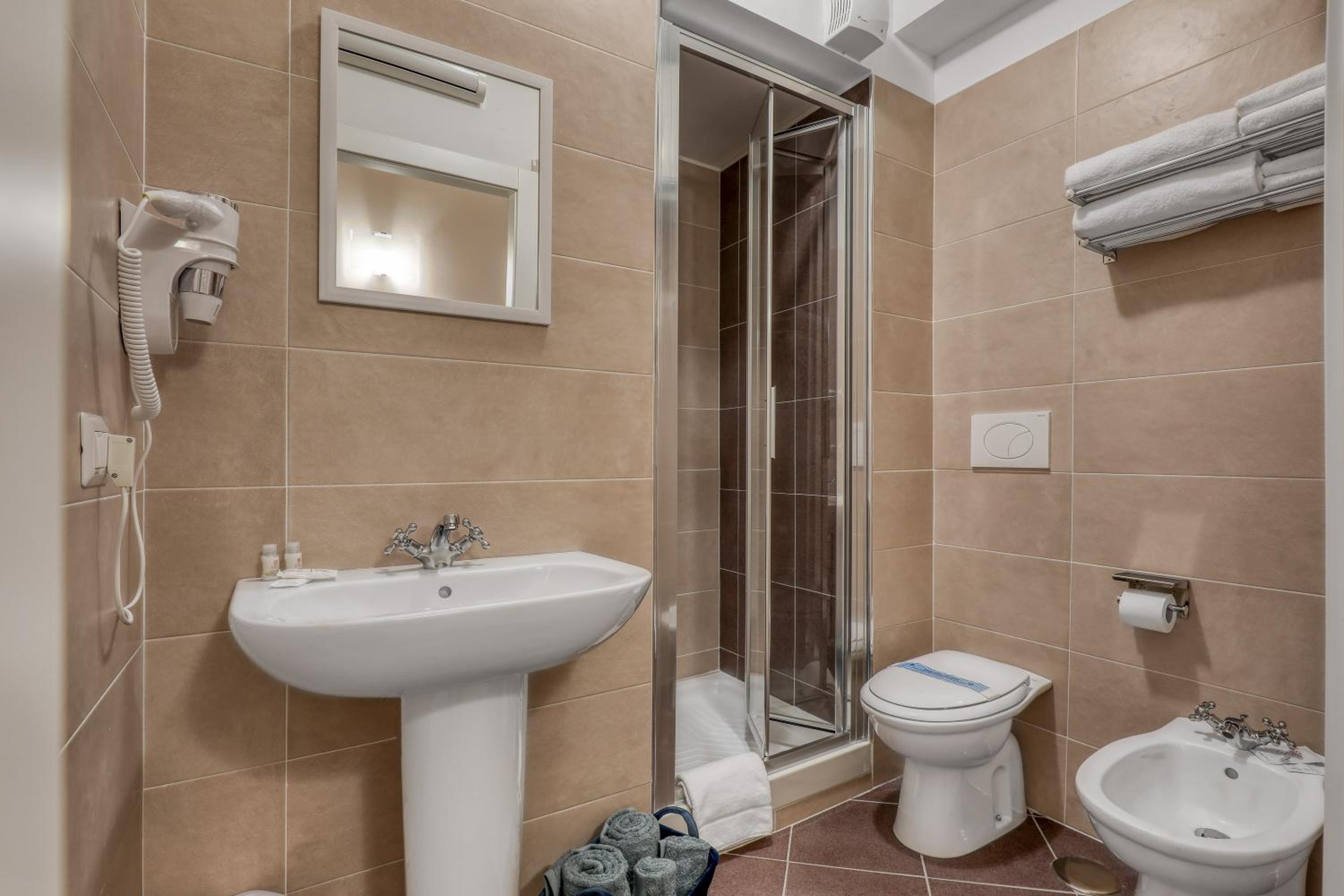 Studio Apartment - Photo 3