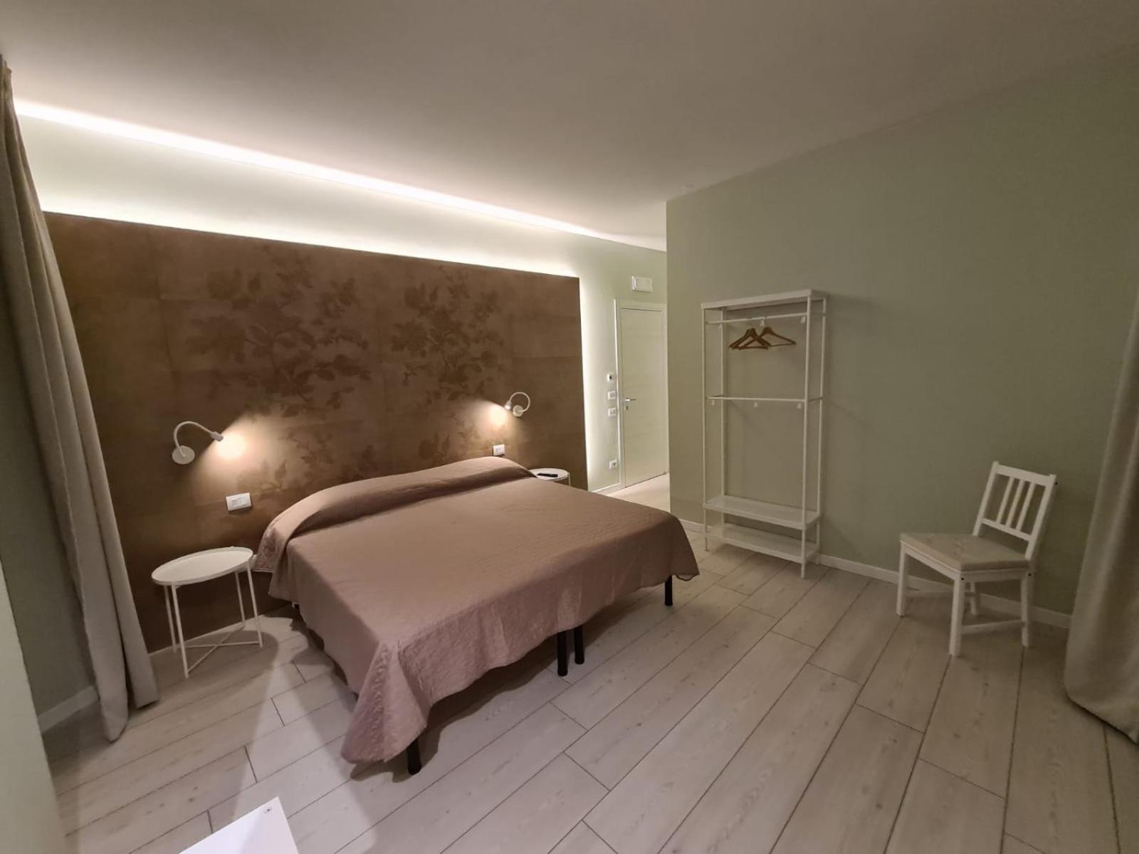 Double Room with Private Bathroom photo 3