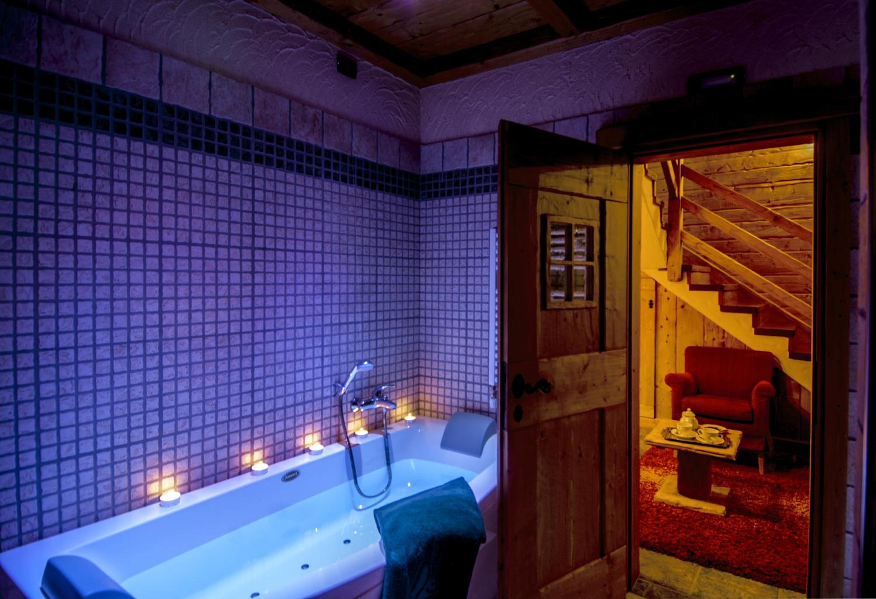 Comfort Chalet (4 Adults) - Photo 10