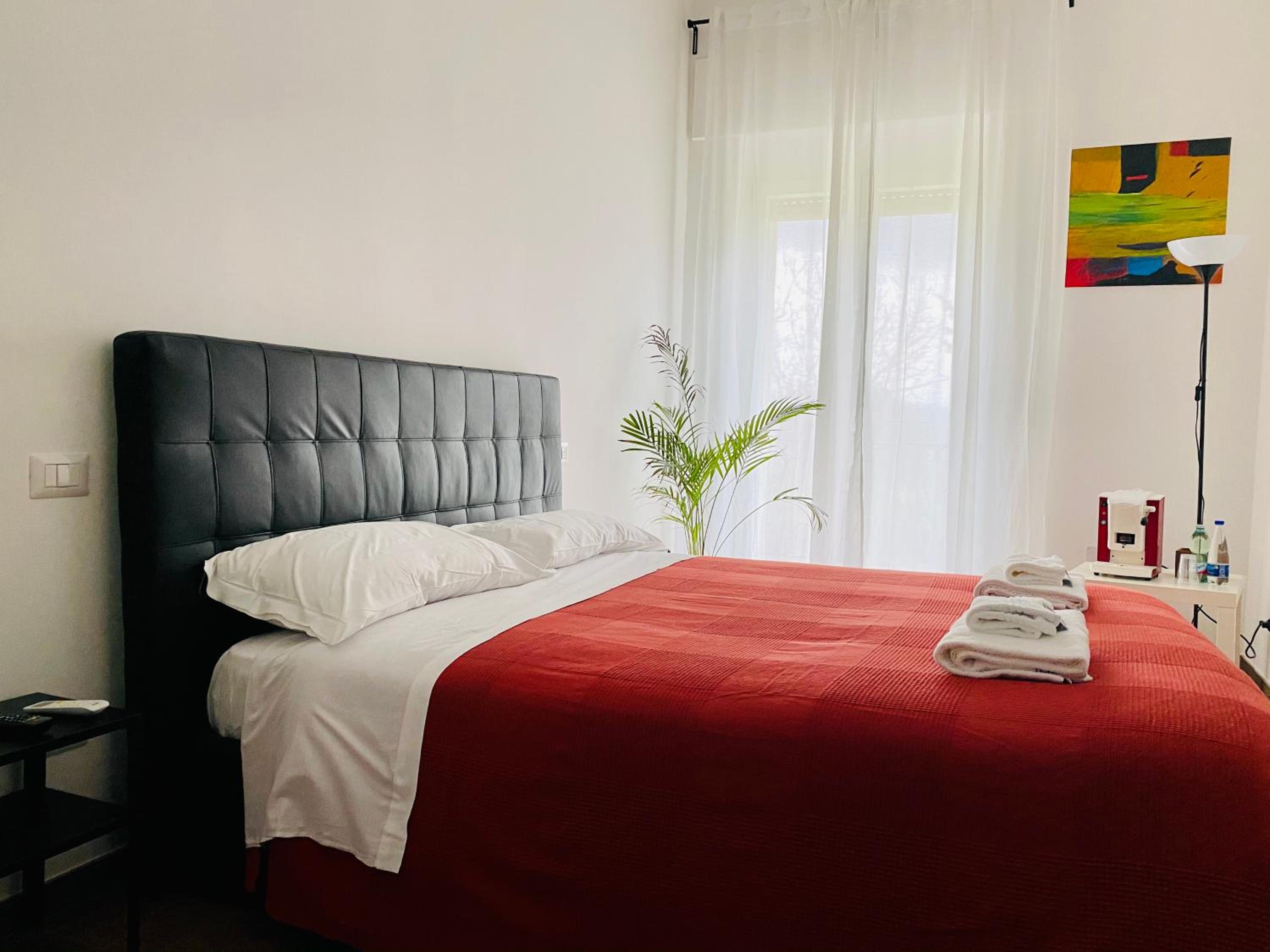 Standard Double Room - Photo 2
