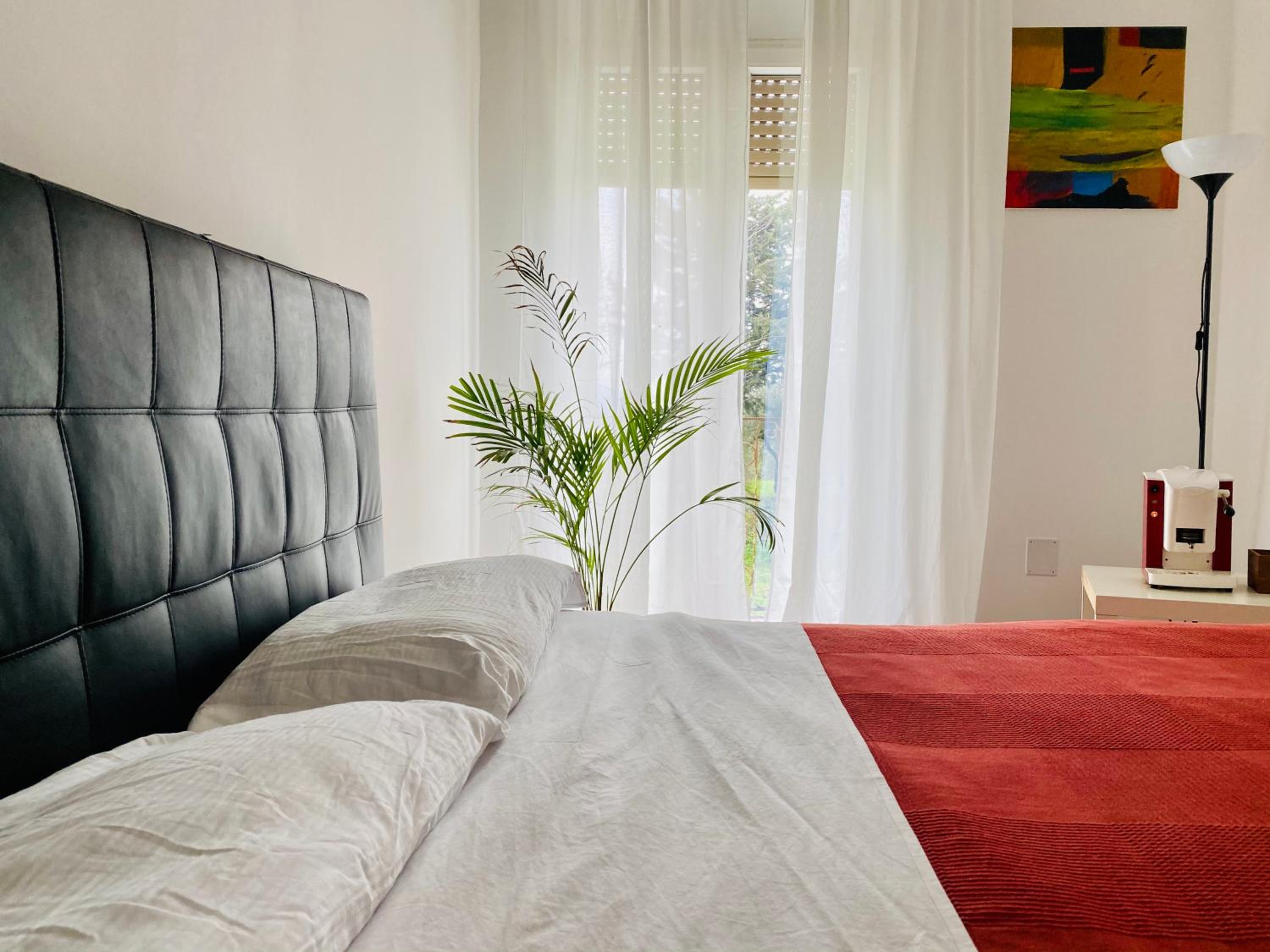 Standard Double Room - Photo 9
