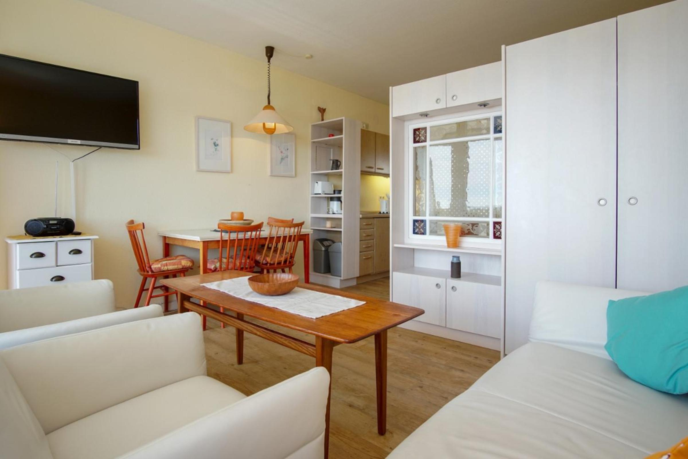 Apartment with Lake View photo 3