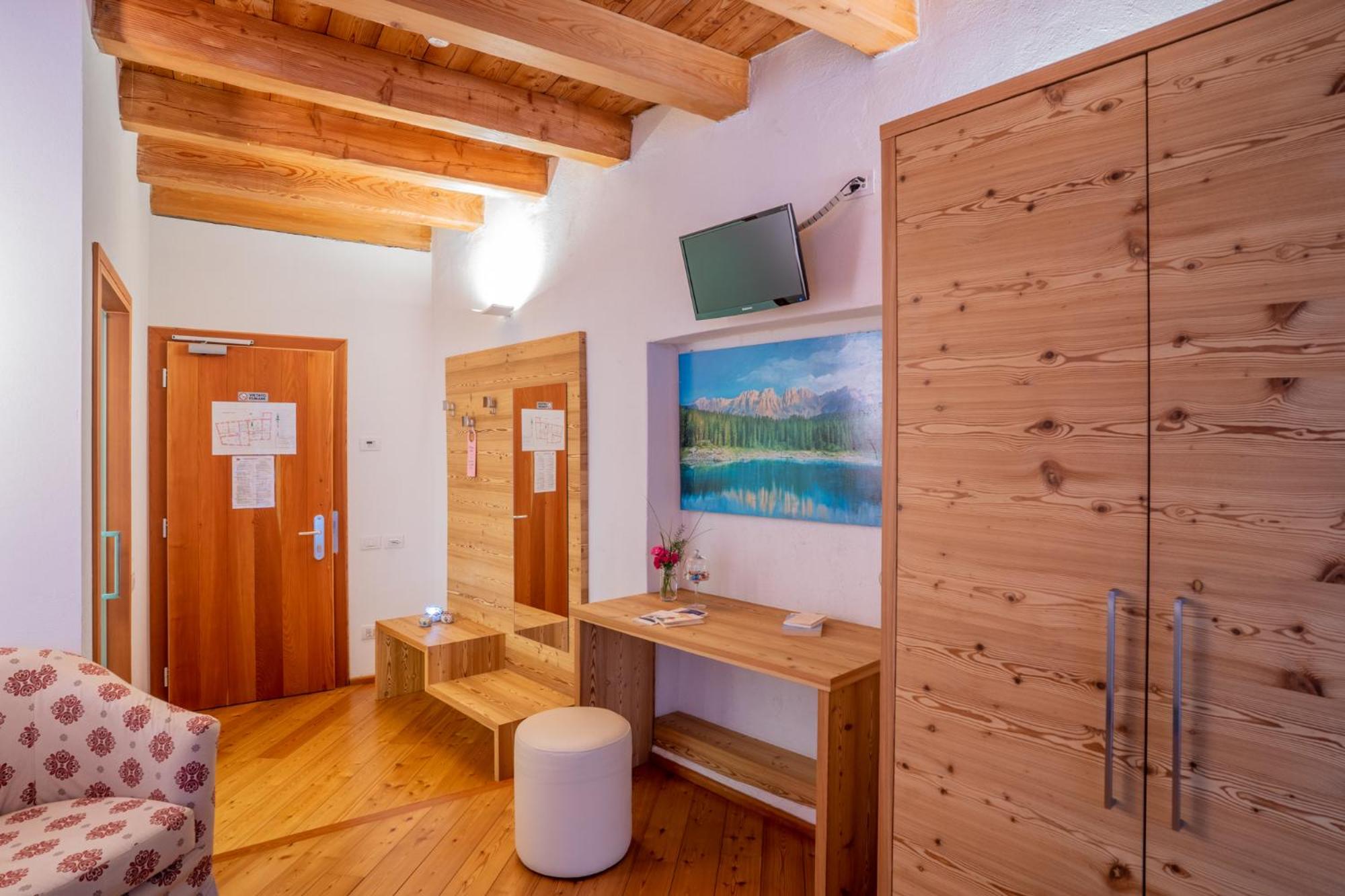 Deluxe Double or Twin Room with Spa Bath photo 2