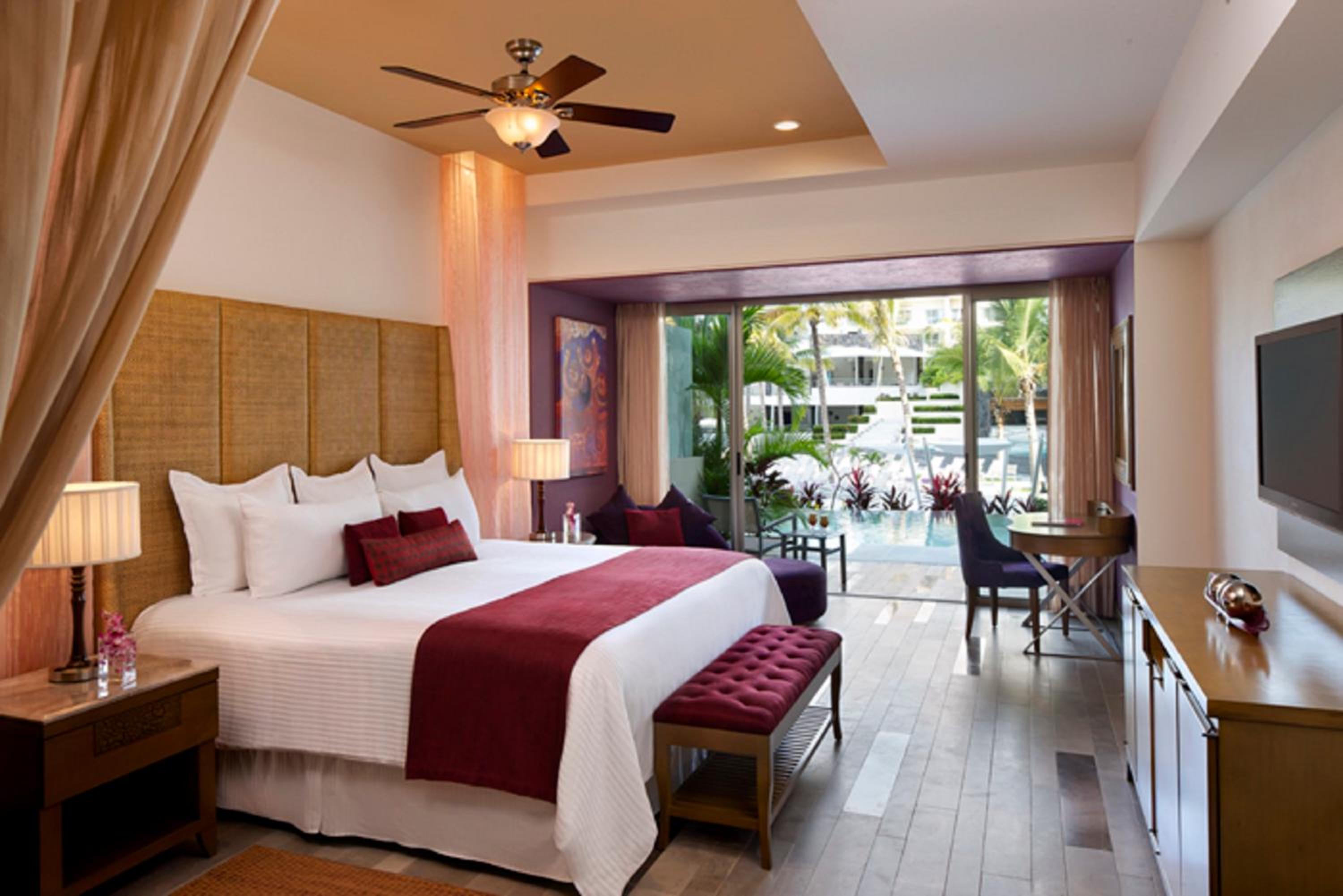 Preferred Club Junior Suite Swimout  - Photo 4