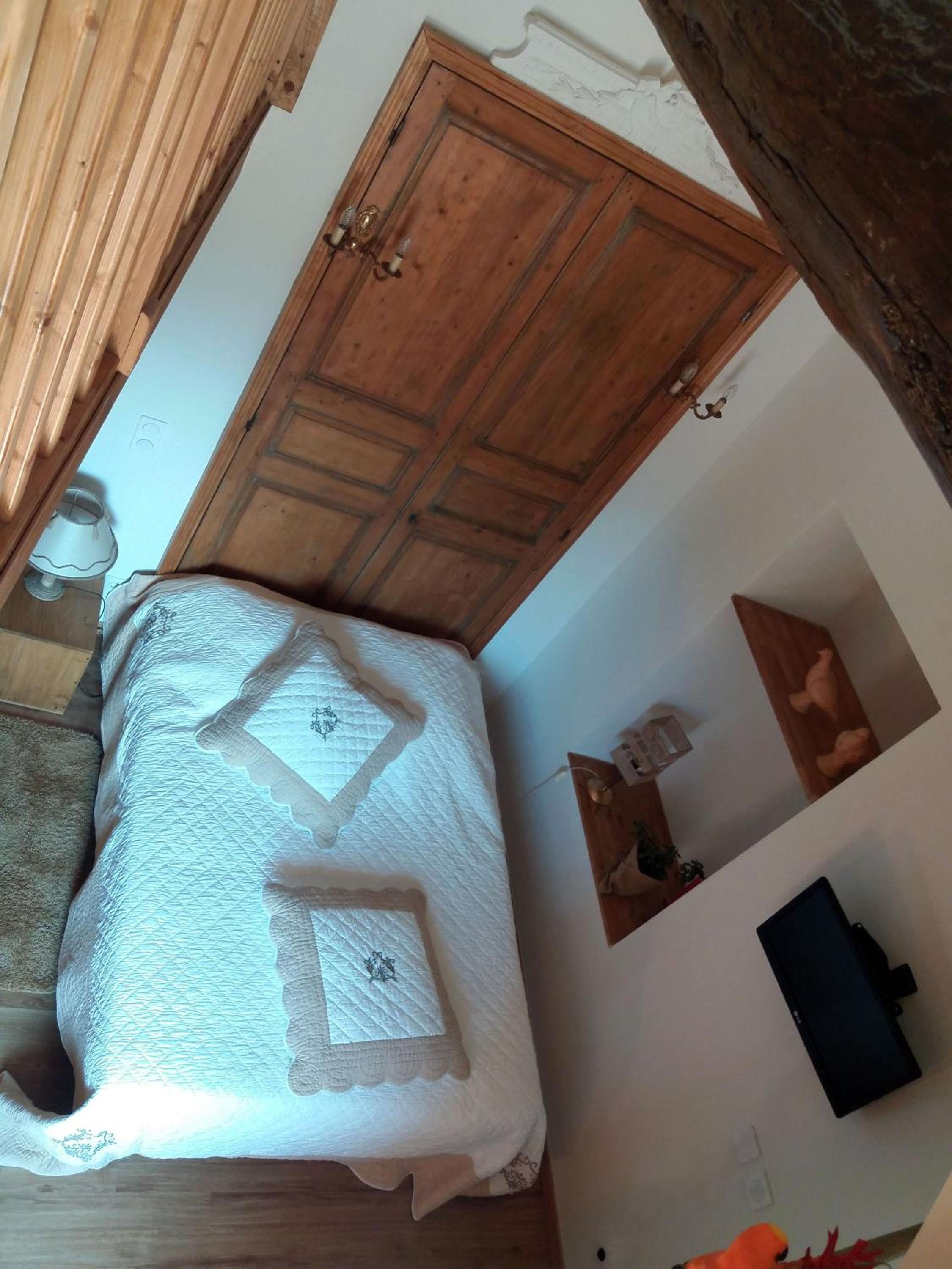 Family Room with Mountain View photo 3