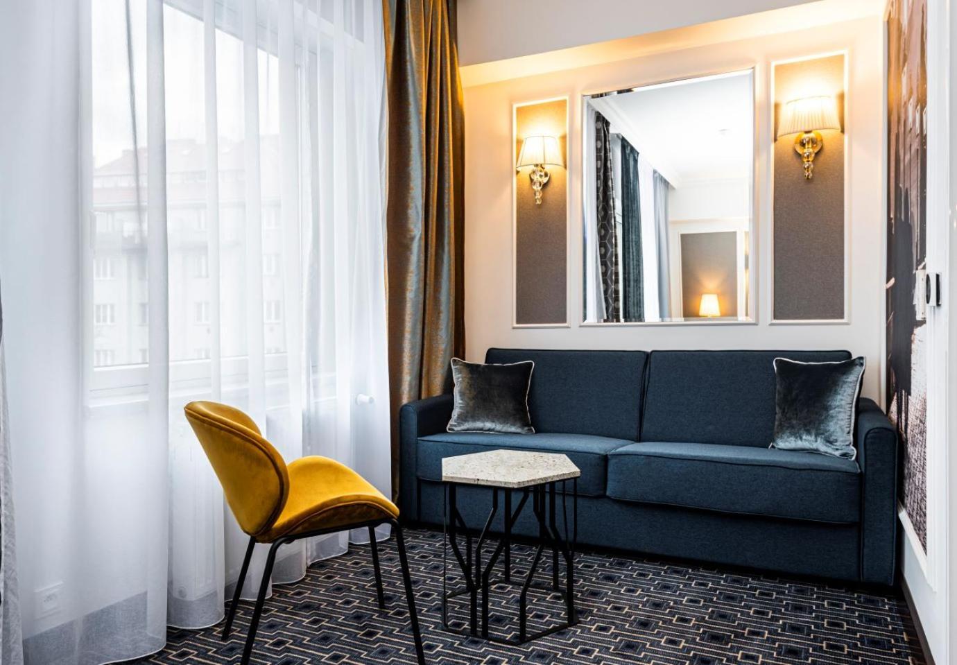 Executive King Room thumbnail 5